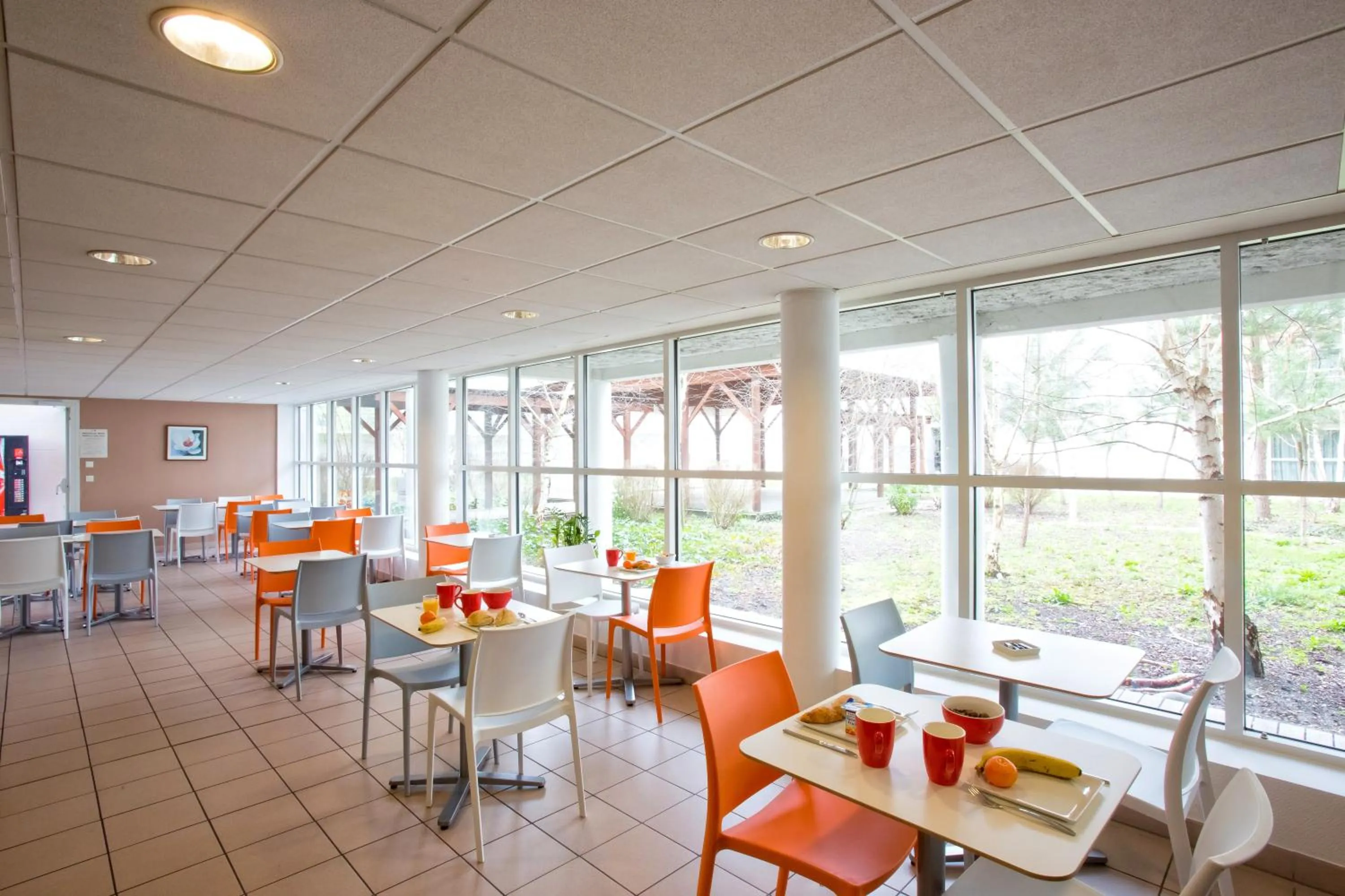 Restaurant/places to eat in All Suites Appart Hôtel - Bordeaux - Mérignac Aéroport