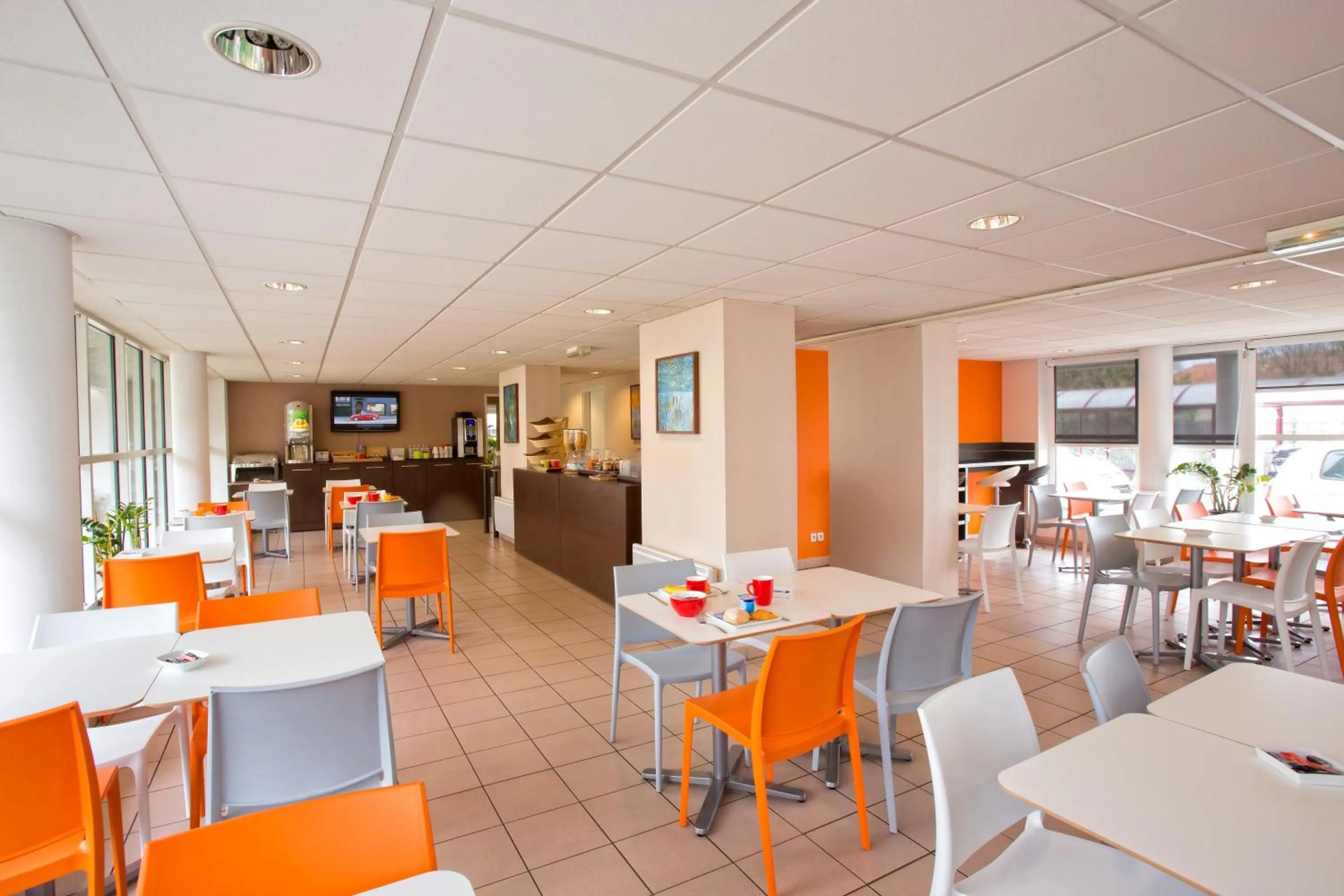 Restaurant/places to eat in All Suites Appart Hôtel - Bordeaux - Mérignac Aéroport
