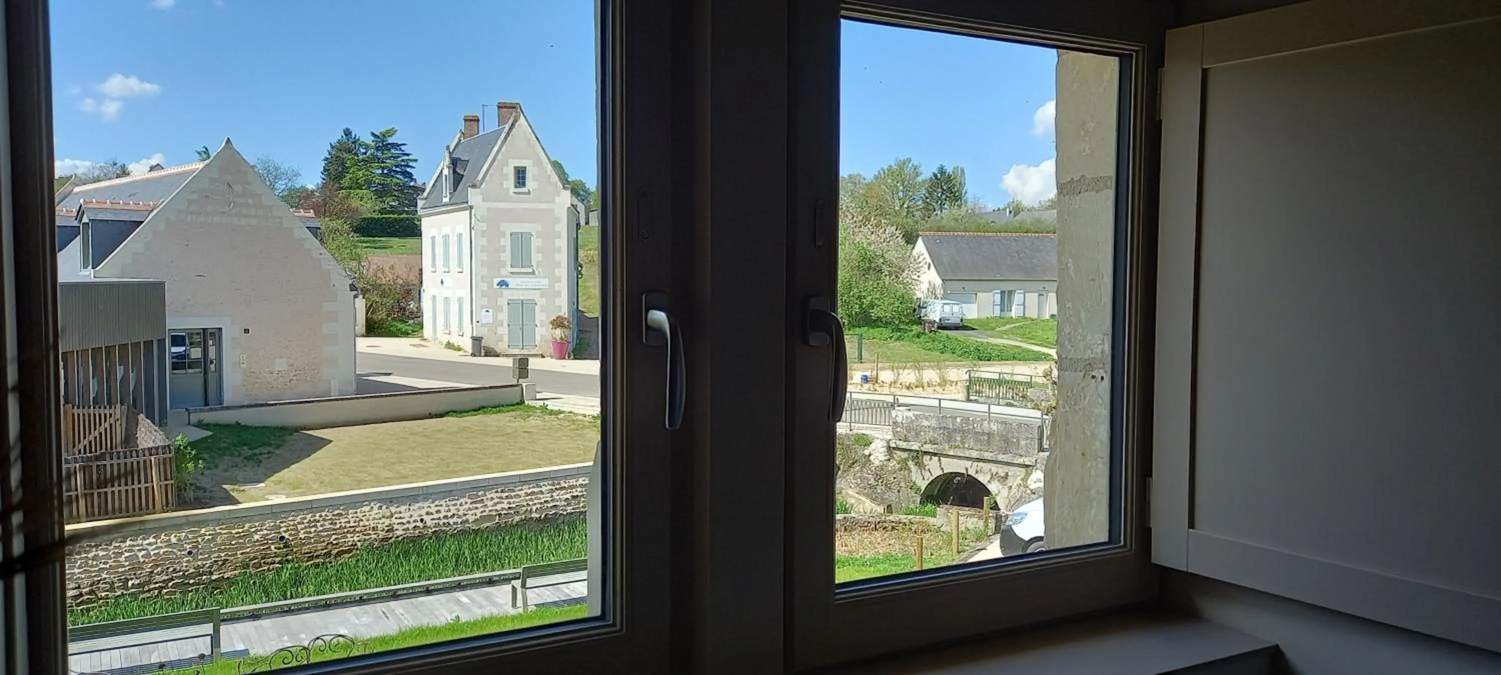 Nearby landmark in Aux penates de Toni Beauval