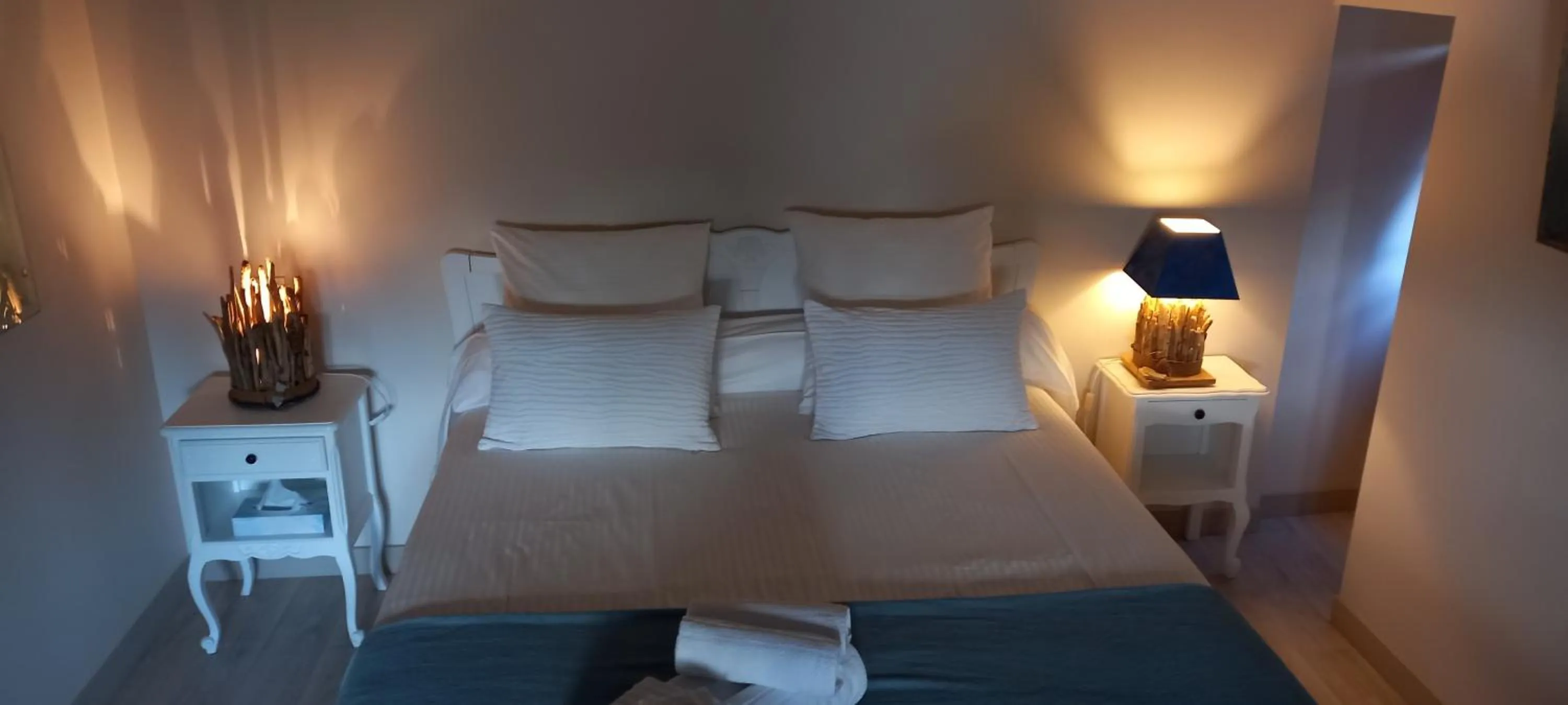 Bed in Aux penates de Toni Beauval