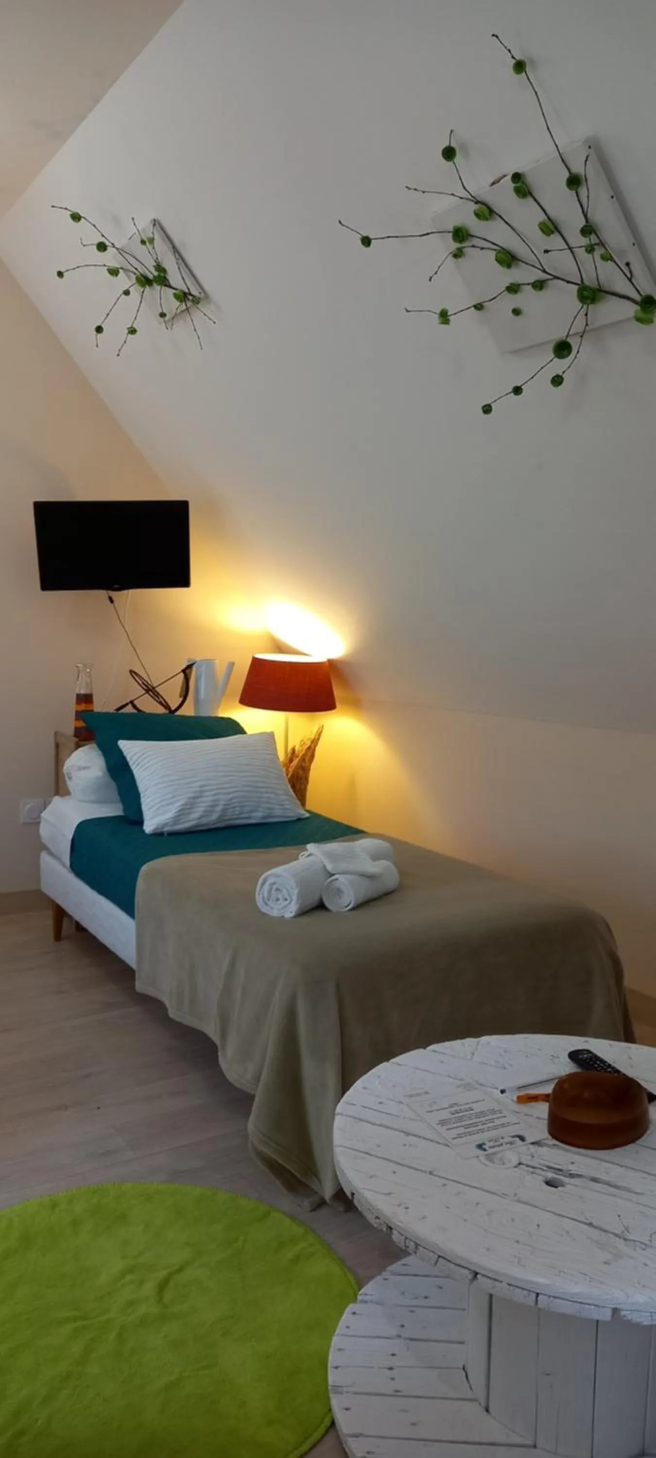 Bed in Aux penates de Toni Beauval