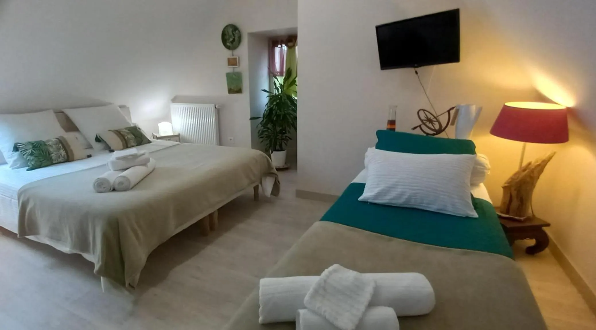 Bed in Aux penates de Toni Beauval