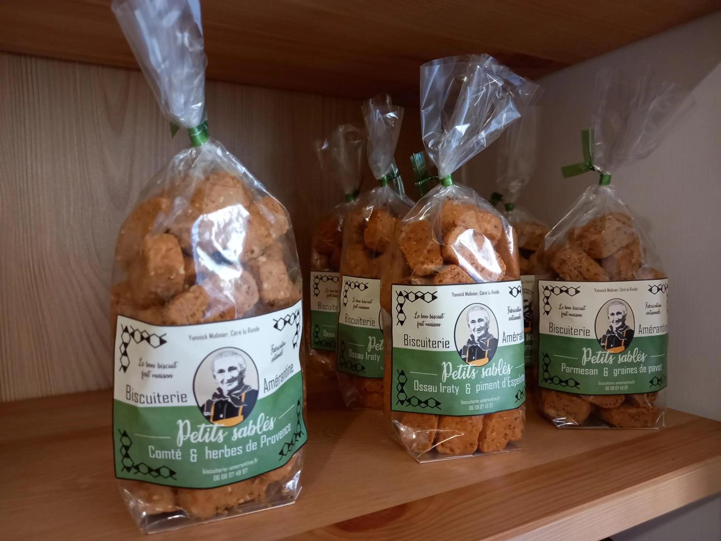 Supermarket/grocery shop in Aux penates de Toni Beauval