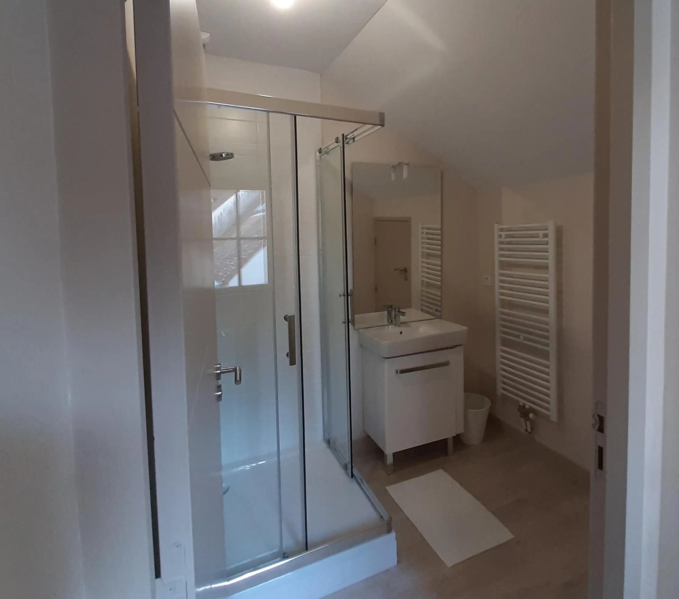 Bathroom in Aux penates de Toni Beauval