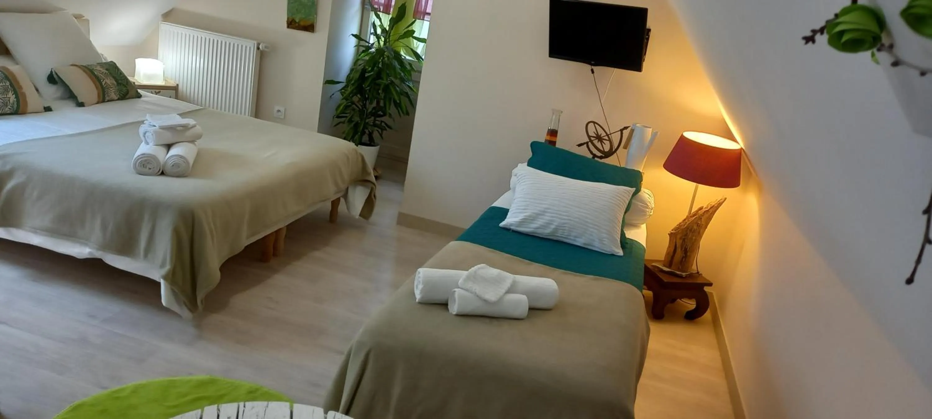 Bed in Aux penates de Toni Beauval