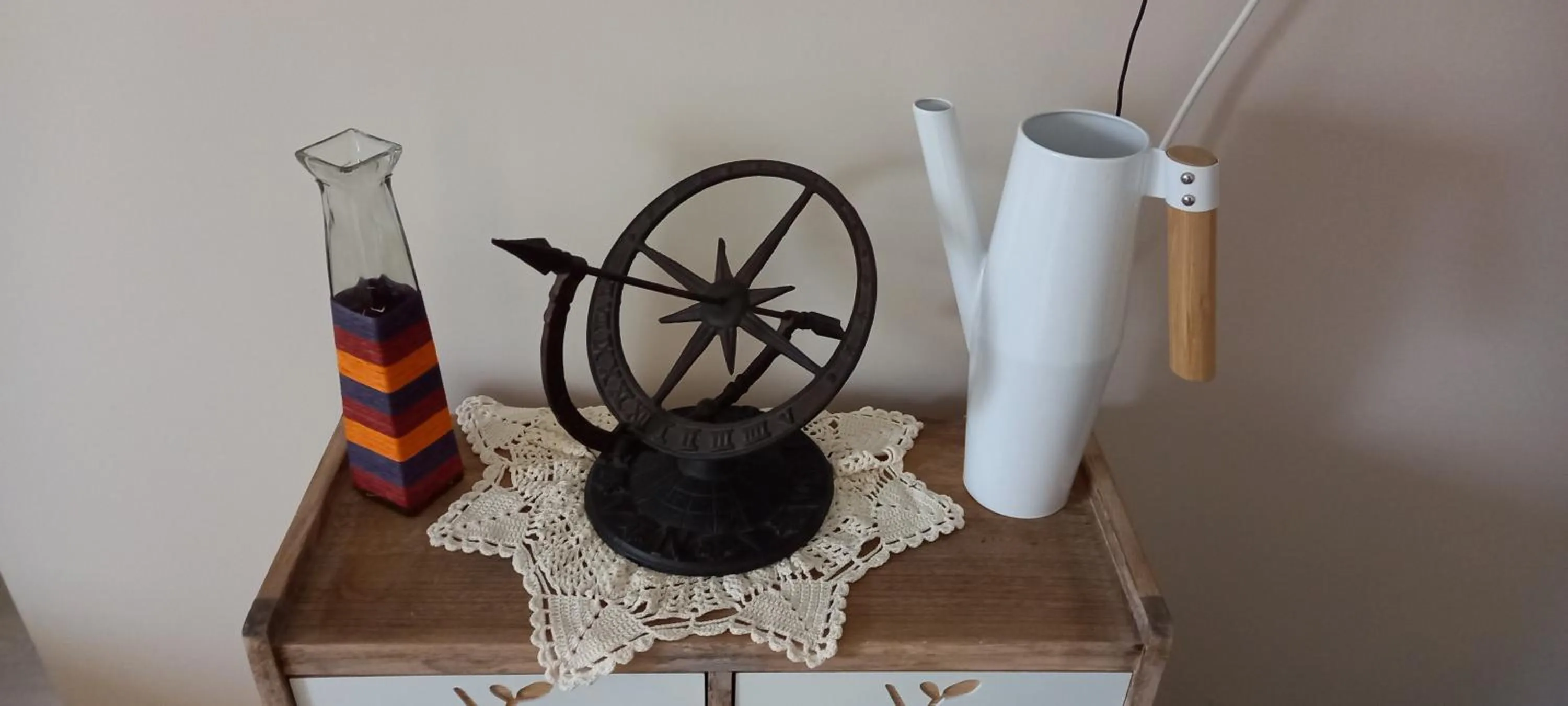 Decorative detail in Aux penates de Toni Beauval