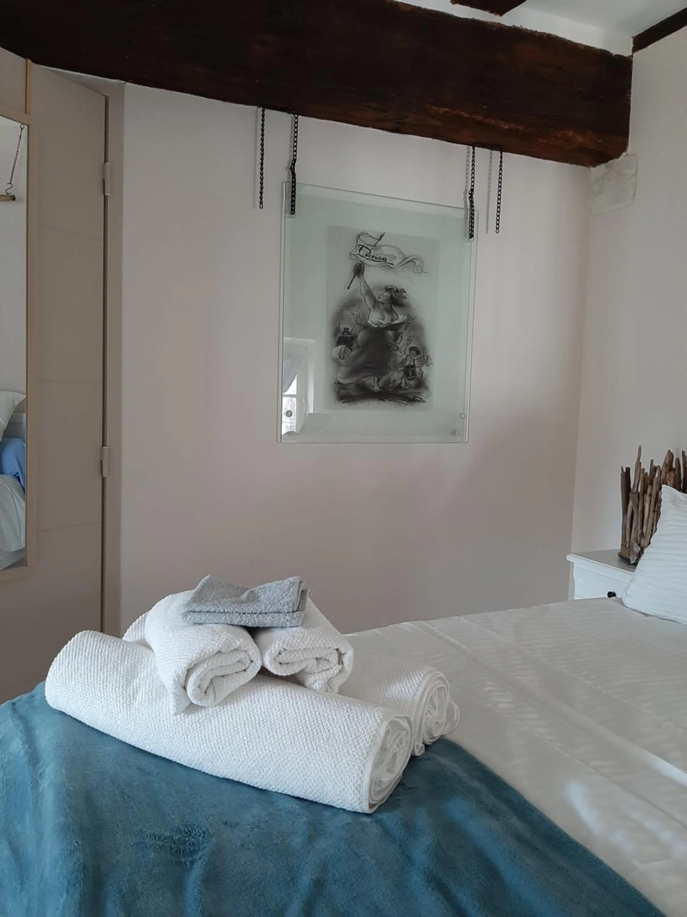 Bed in Aux penates de Toni Beauval