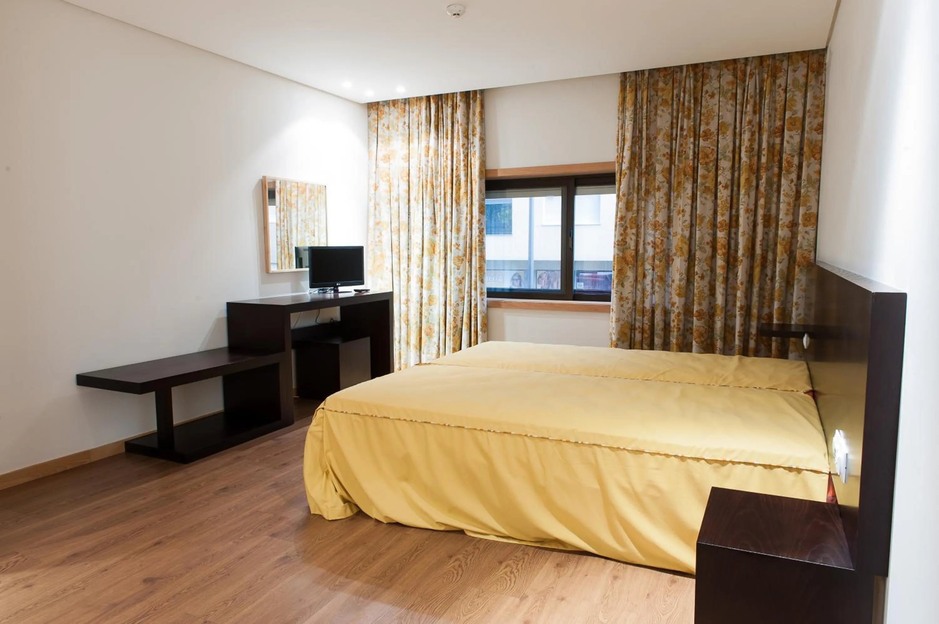 Day, Bed in Mondim AL & Spa
