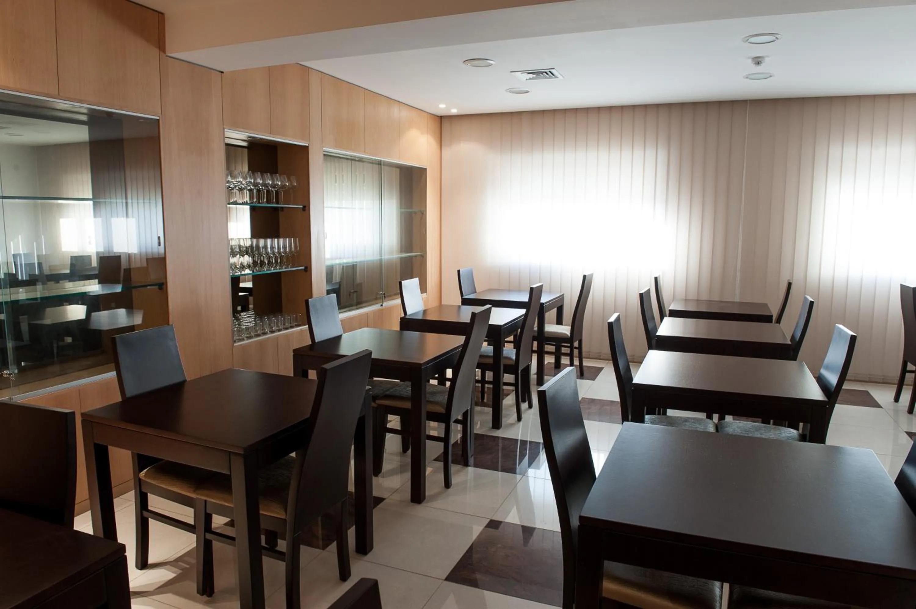 Restaurant/places to eat in Mondim AL & Spa