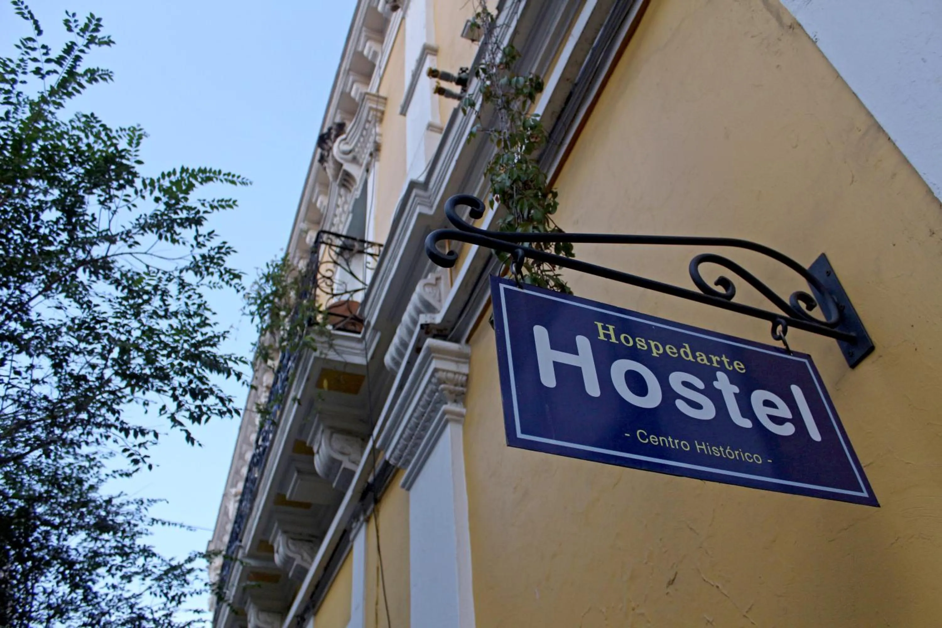 Logo/Certificate/Sign in Hostel Hospedarte Centro
