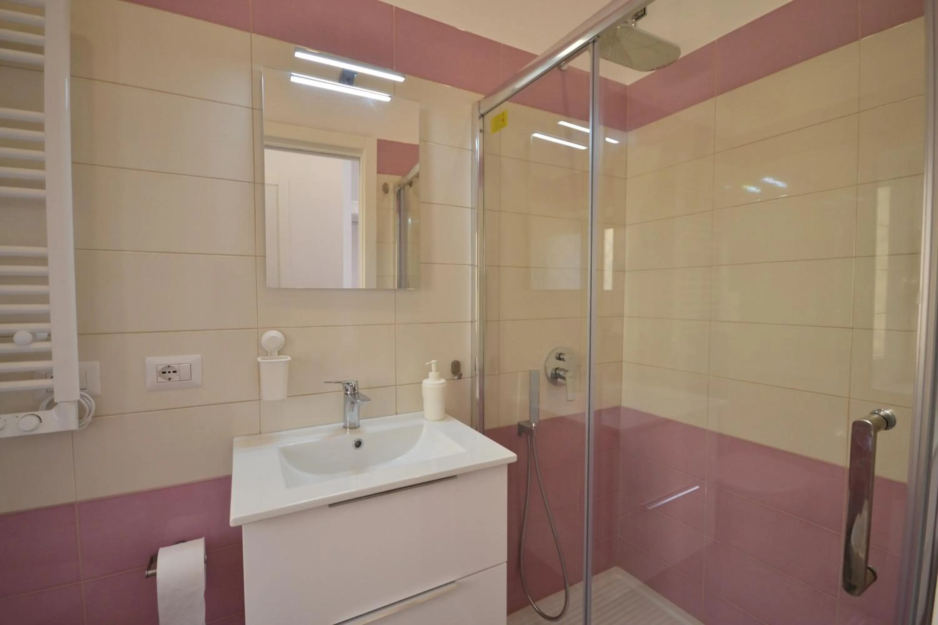 Shower in Flower house