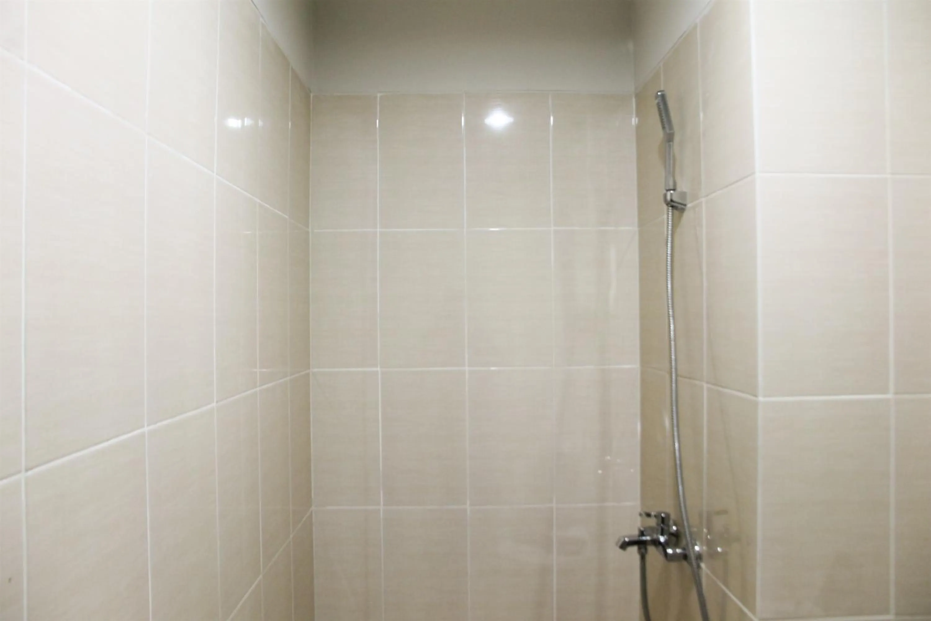 Comfy Studio Room The Oasis Cikarang Apartment By Travelio