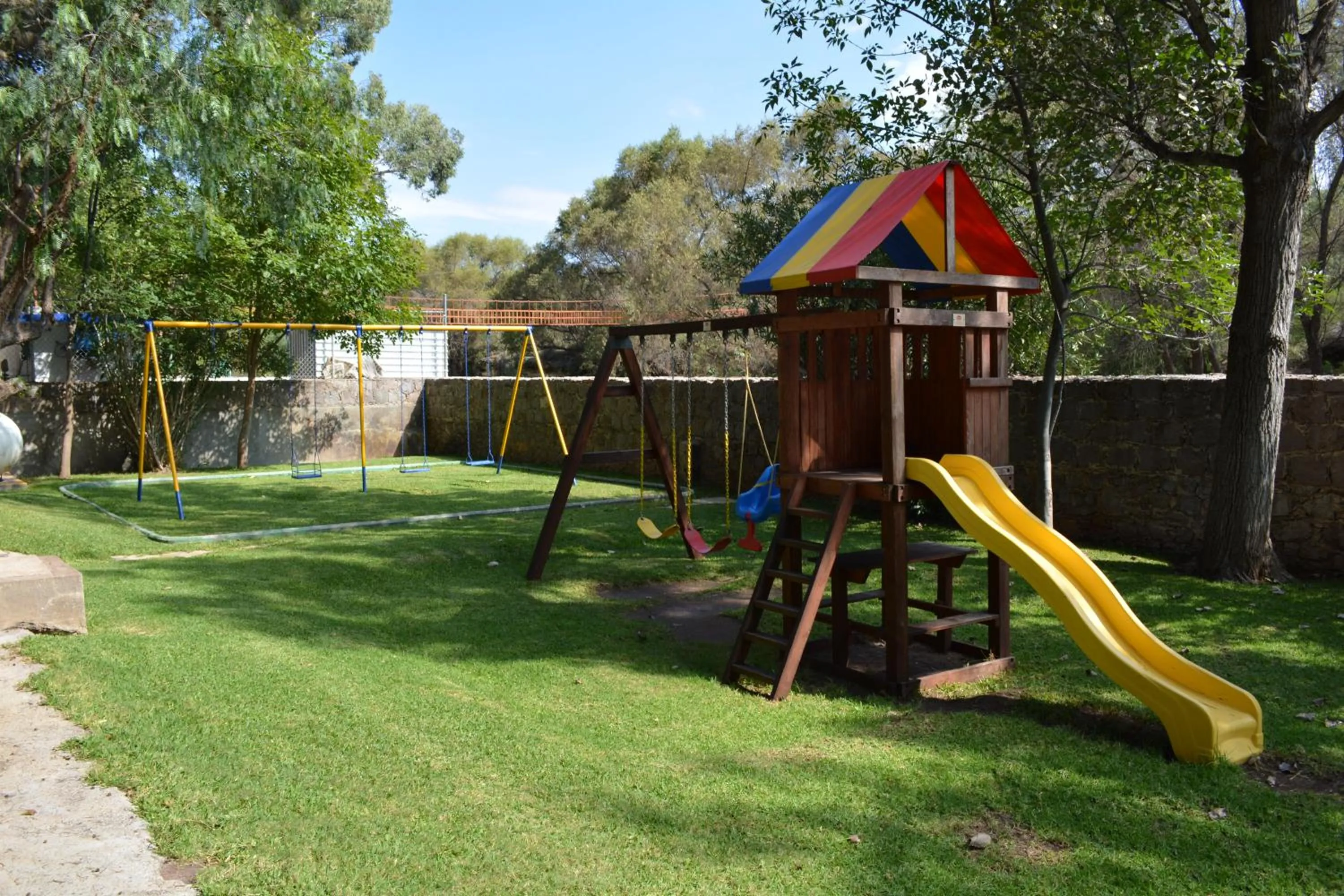 children in Lourdes Hotel Campestre