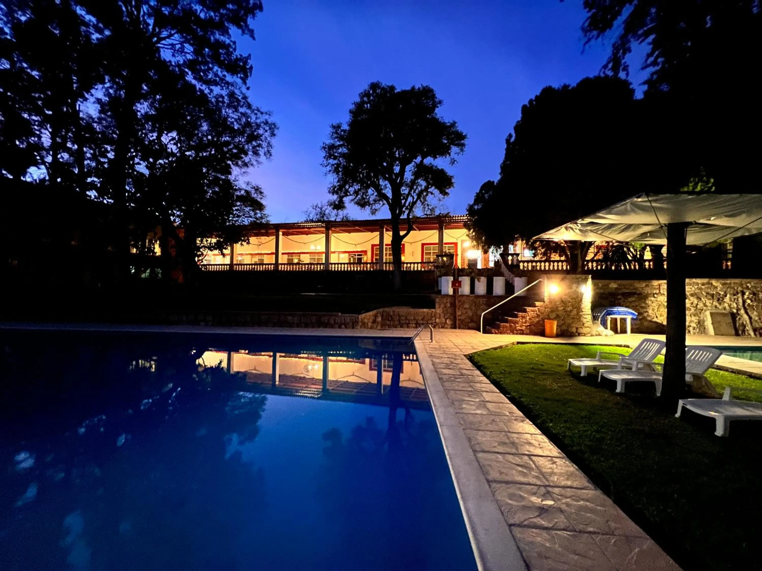 Night in Lourdes Hotel Campestre