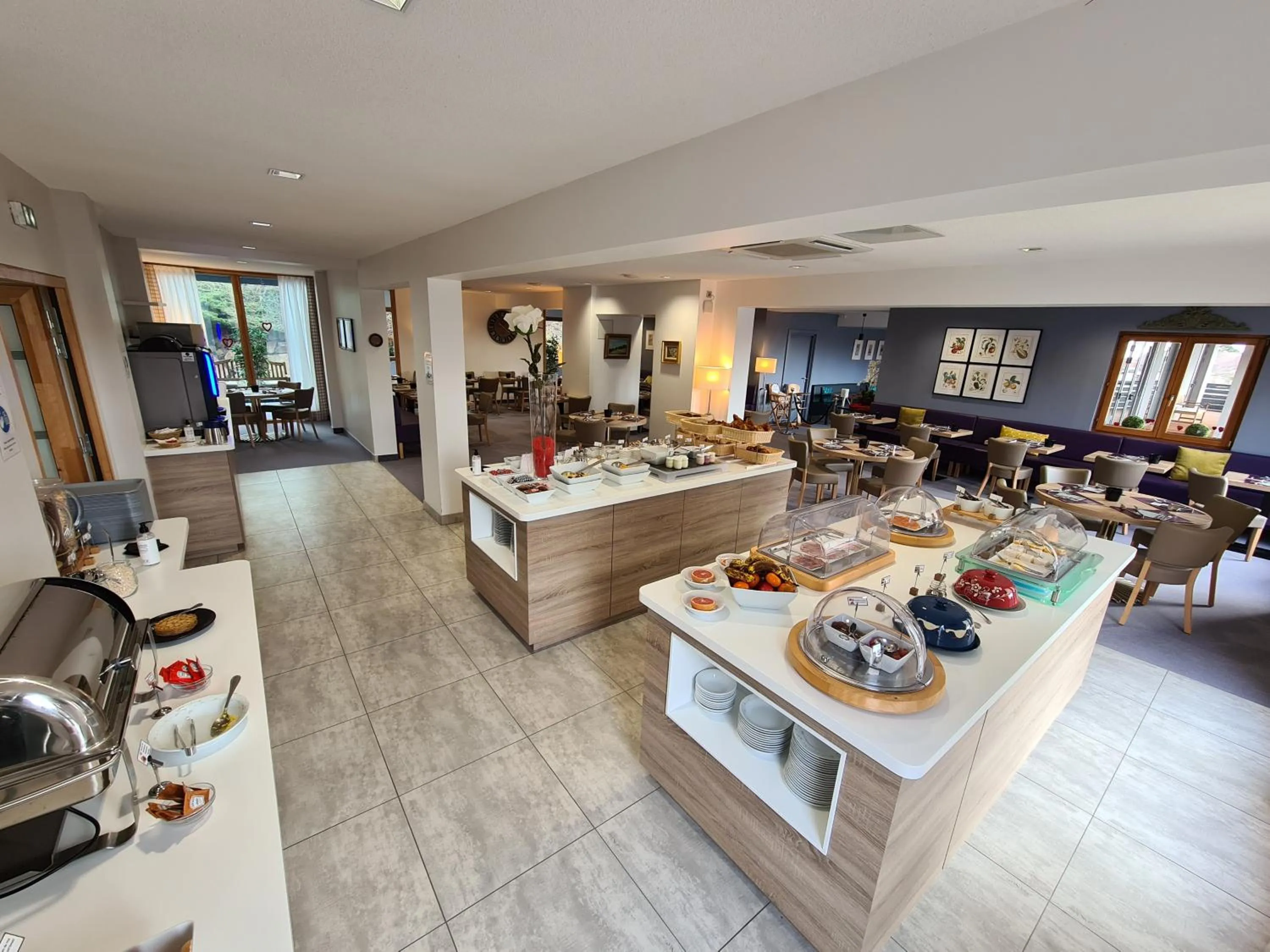 Breakfast in Best Western Plus Hotel & SPA Le Schoenenbourg