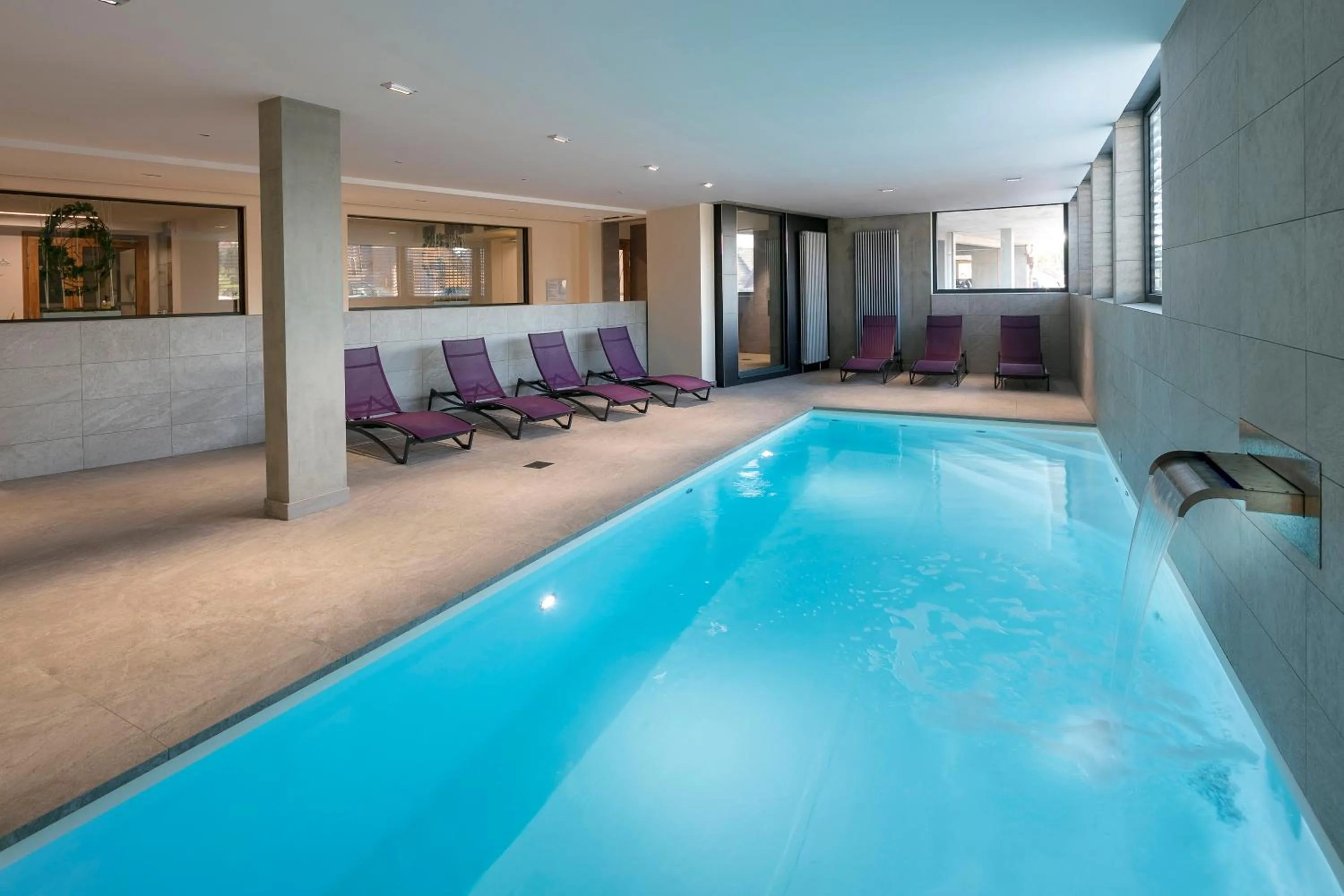 Swimming pool in Best Western Plus Hotel & SPA Le Schoenenbourg