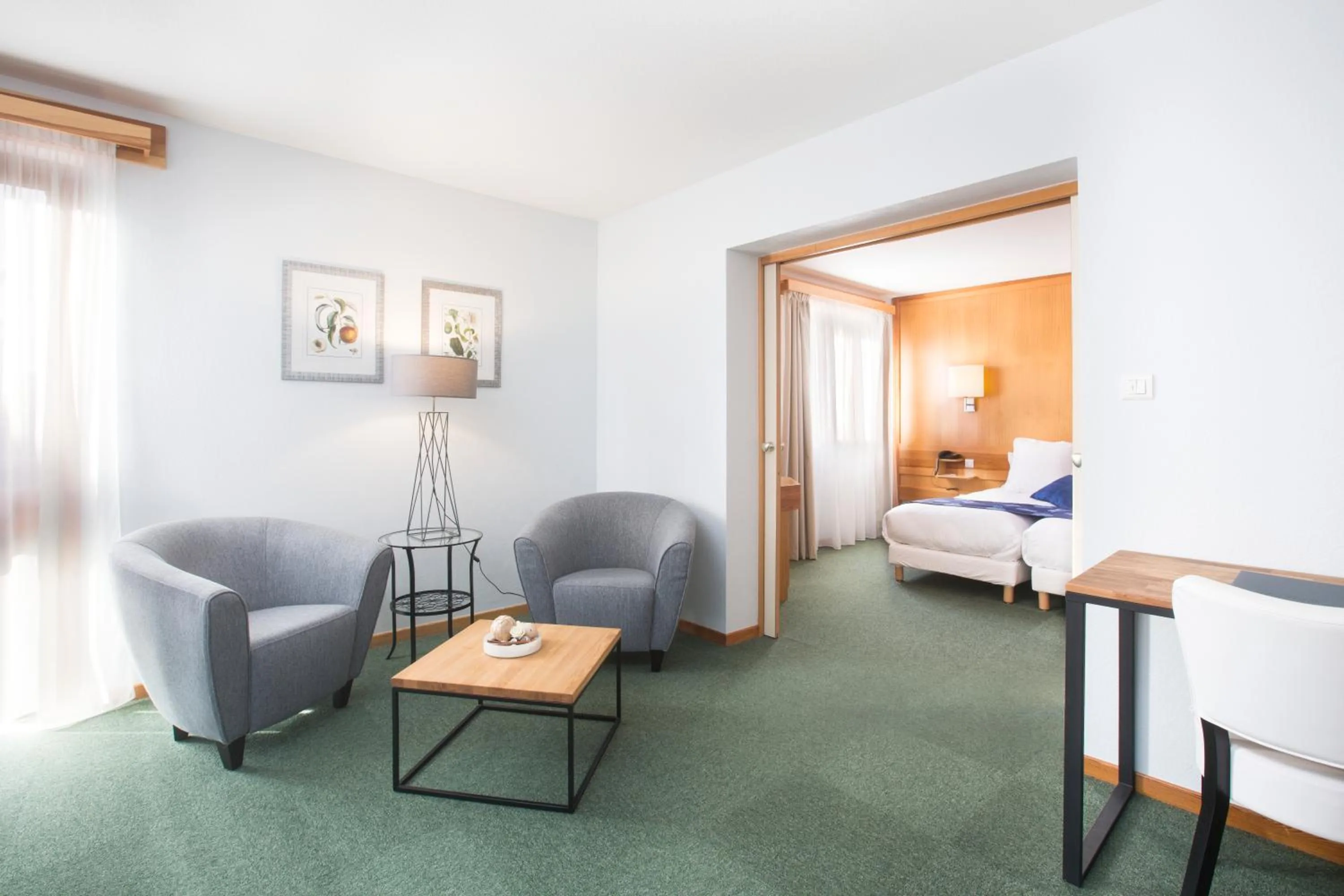 Seating area, Bed in Best Western Plus Hotel & SPA Le Schoenenbourg