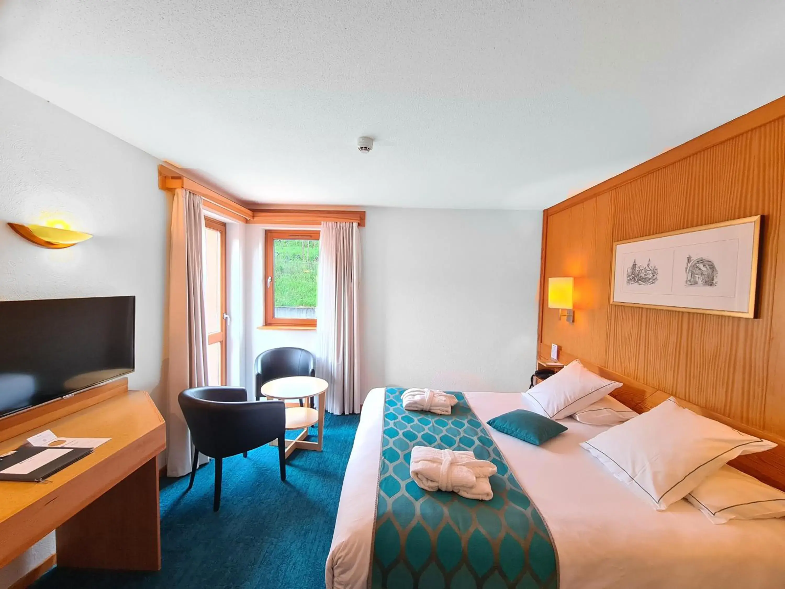 Superior Twin Room With Terrace with Spa Access in Best Western Plus Hotel & SPA Le Schoenenbourg Superior Twin Room With Terrace with Spa Access in Best Western Plus Hotel & SPA Le Schoenenbourg