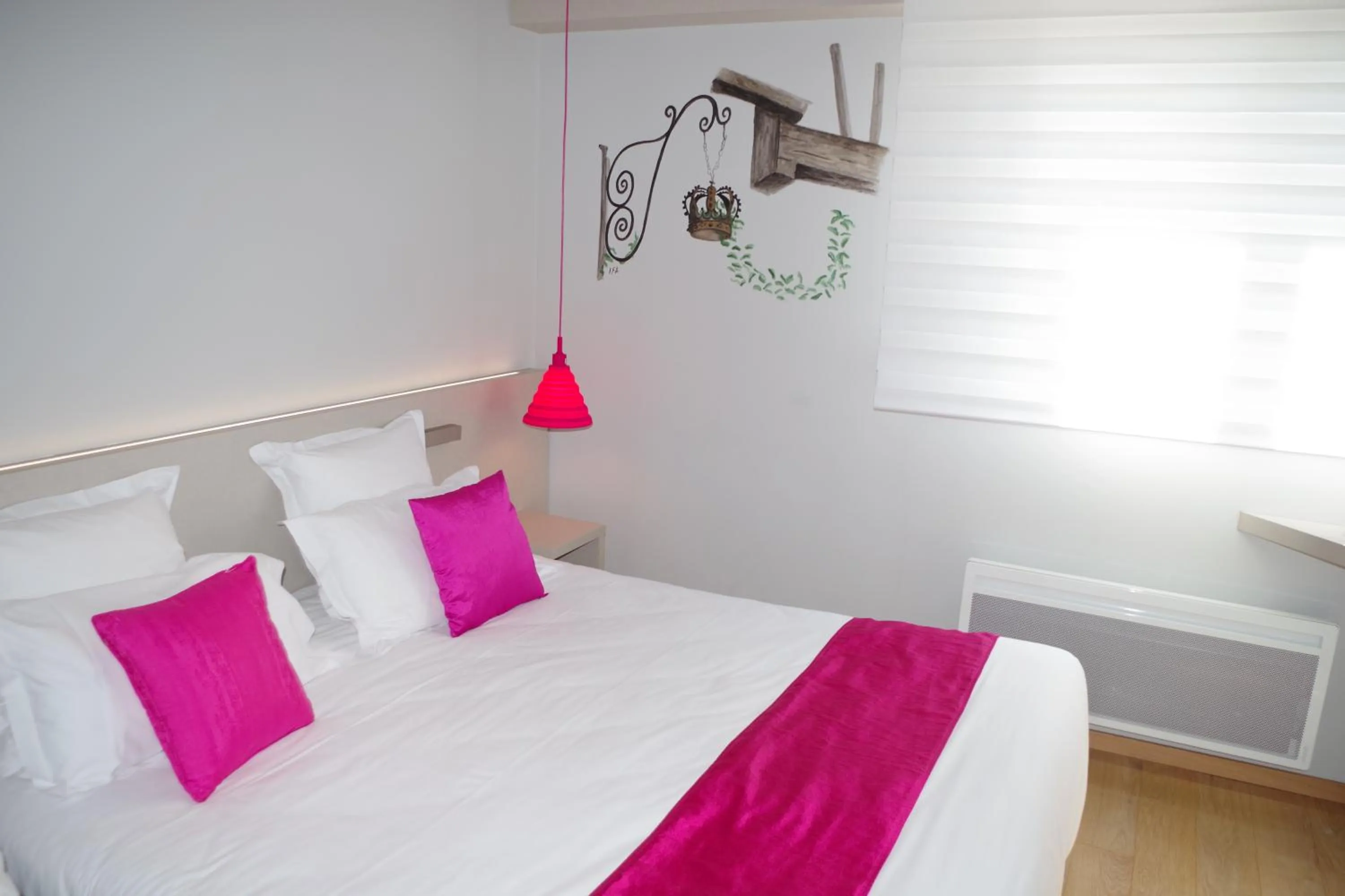 Photo of the whole room, Bed in Best Western Plus Hotel & SPA Le Schoenenbourg