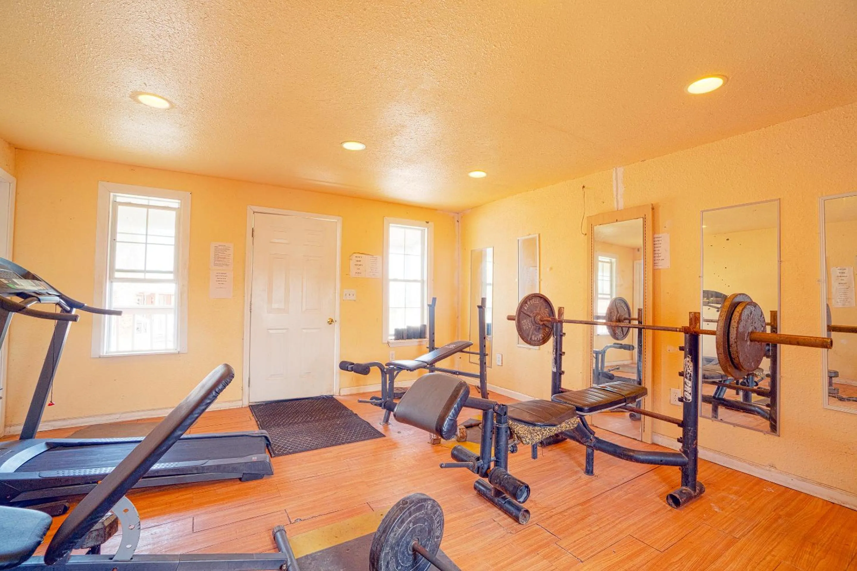 Fitness centre/facilities in Grand Eagle Ford Lodge & RV Park