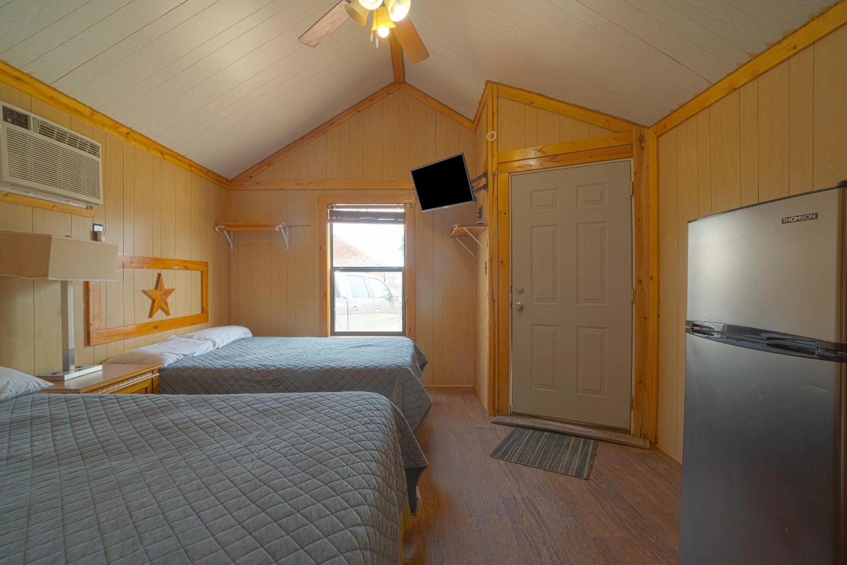 Bedroom in Grand Eagle Ford Lodge & RV Park