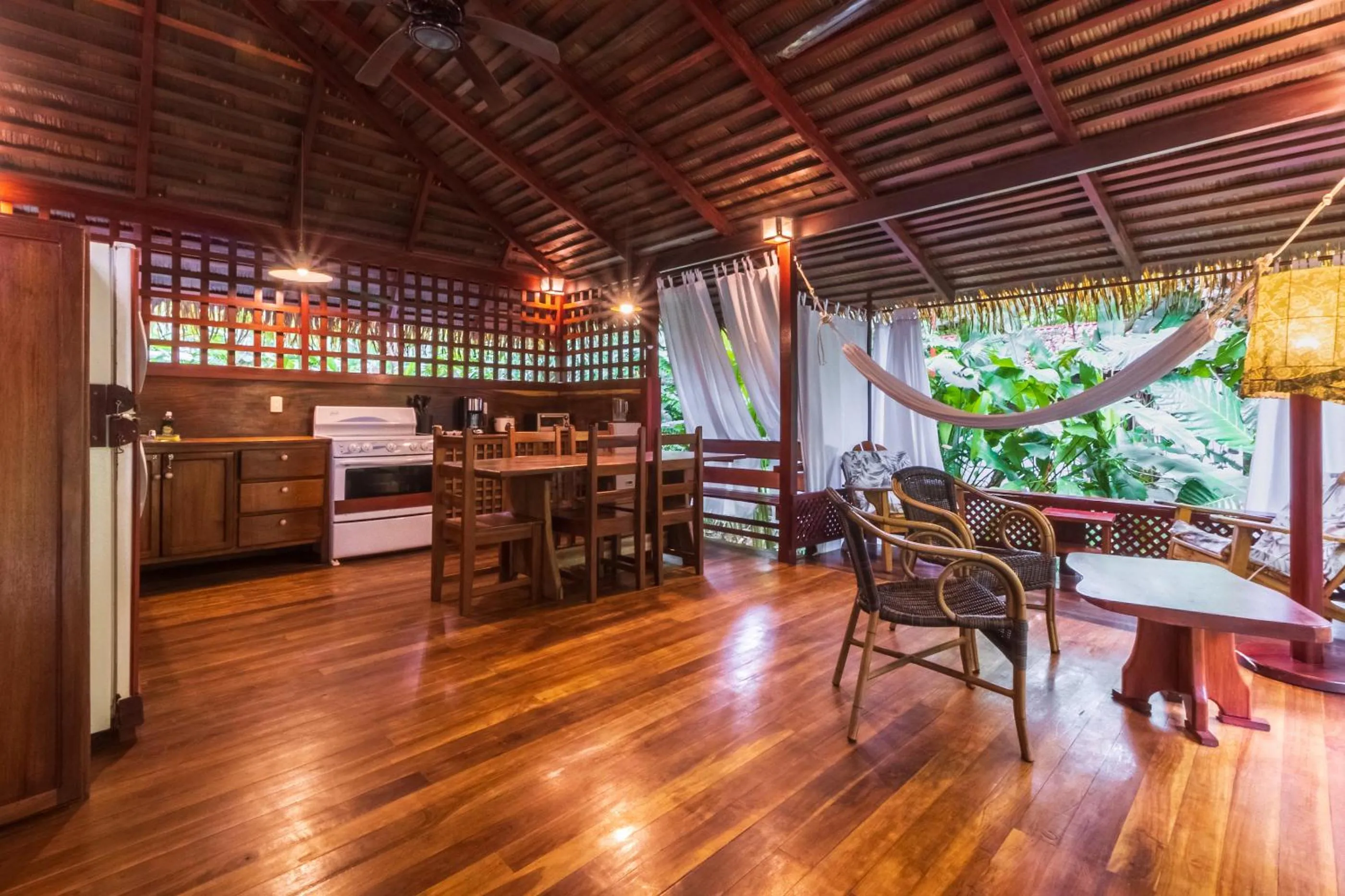 Living room in Namuwoki Lodge