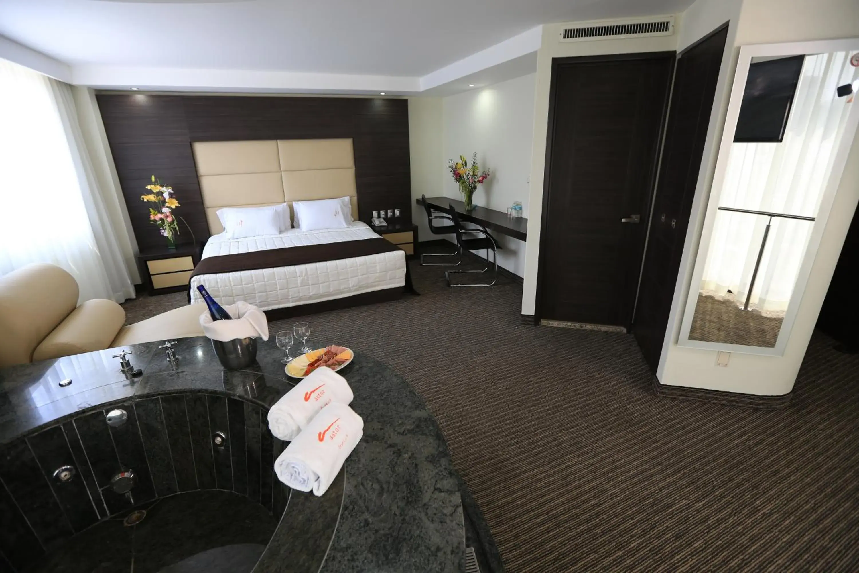 Photo of the whole room, Bed in Hotel Astor Photo of the whole room, Bed in Hotel Astor