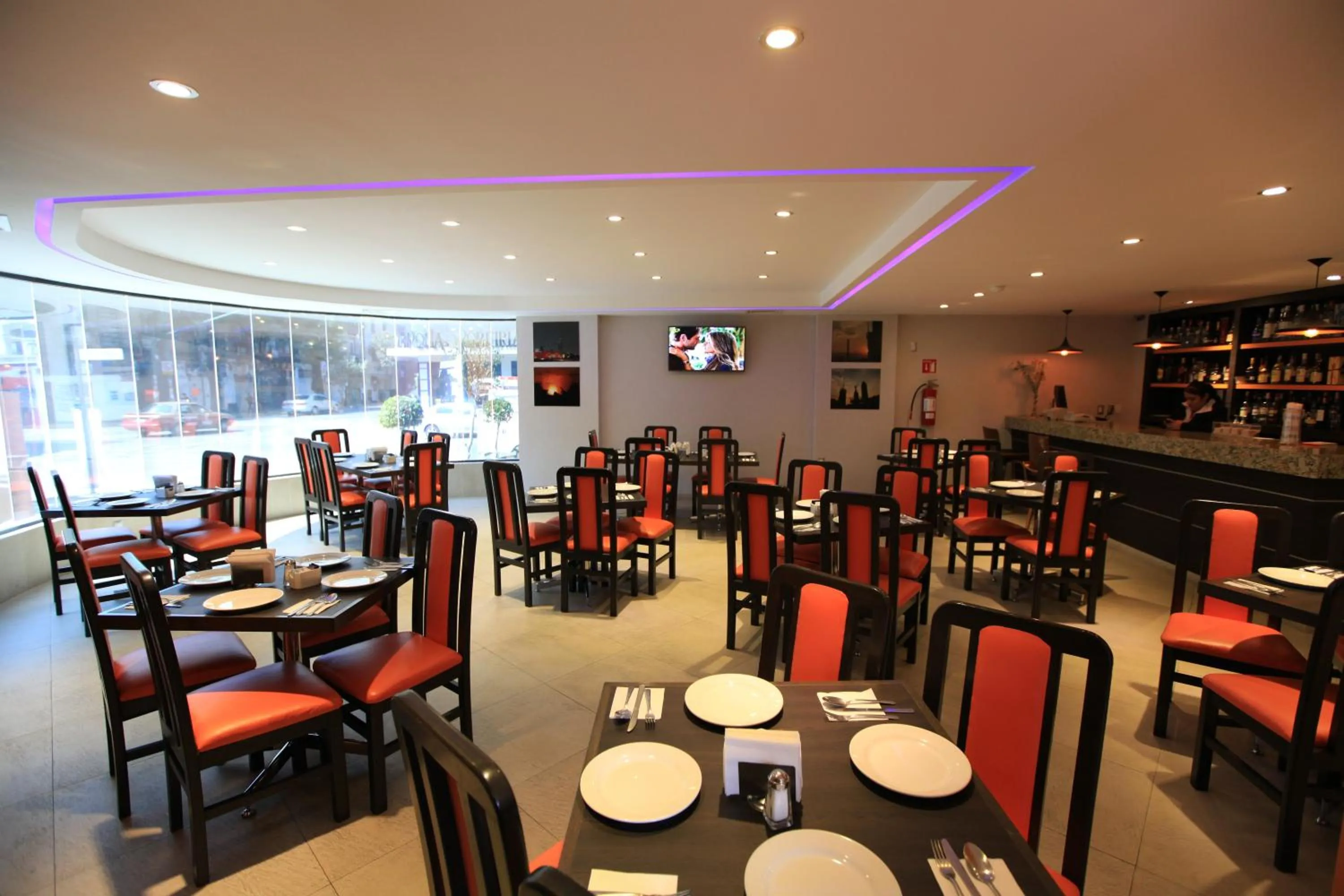 Restaurant/places to eat in Hotel Astor