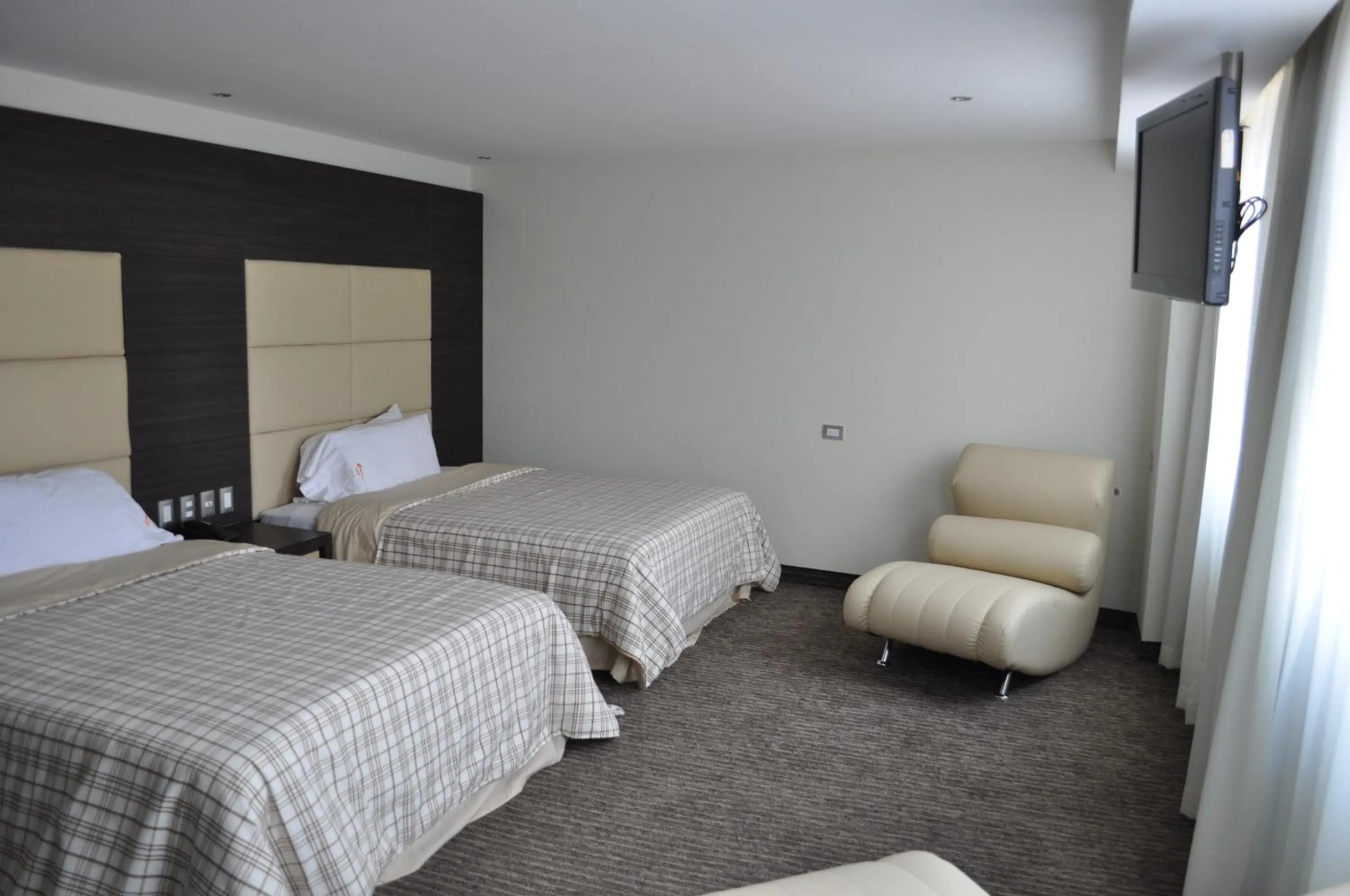 Photo of the whole room, Bed in Hotel Astor