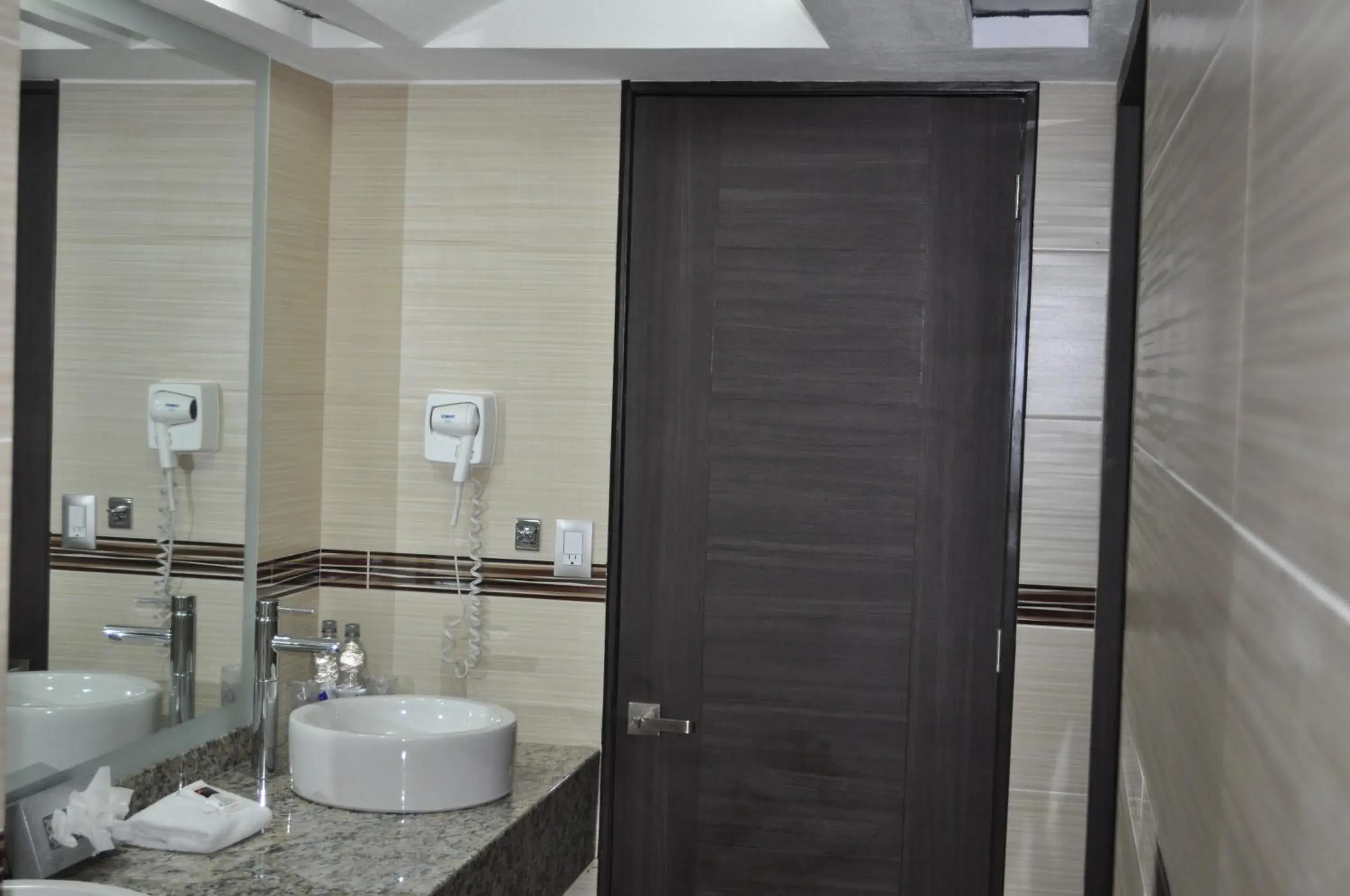 Bathroom in Hotel Astor Bathroom in Hotel Astor