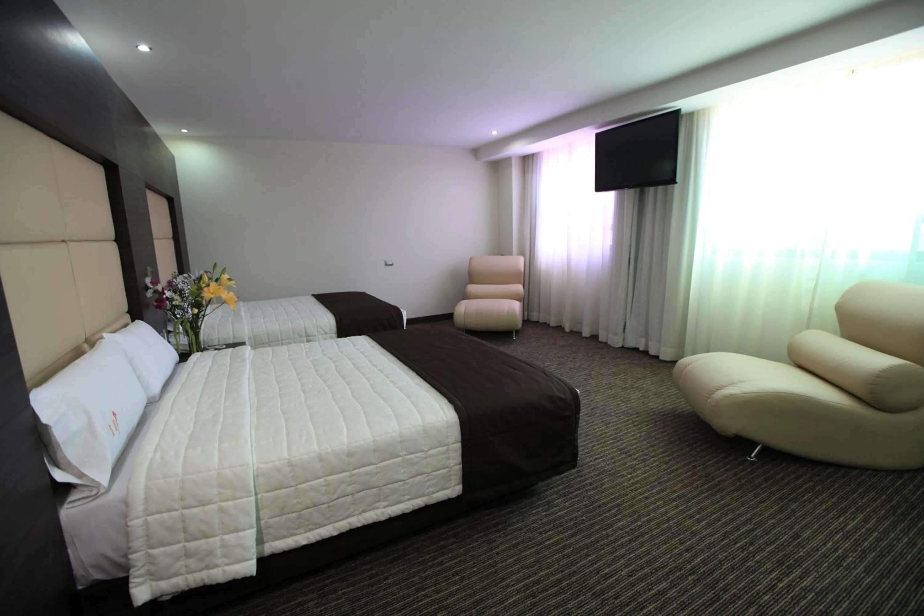 Day, Bed in Hotel Astor