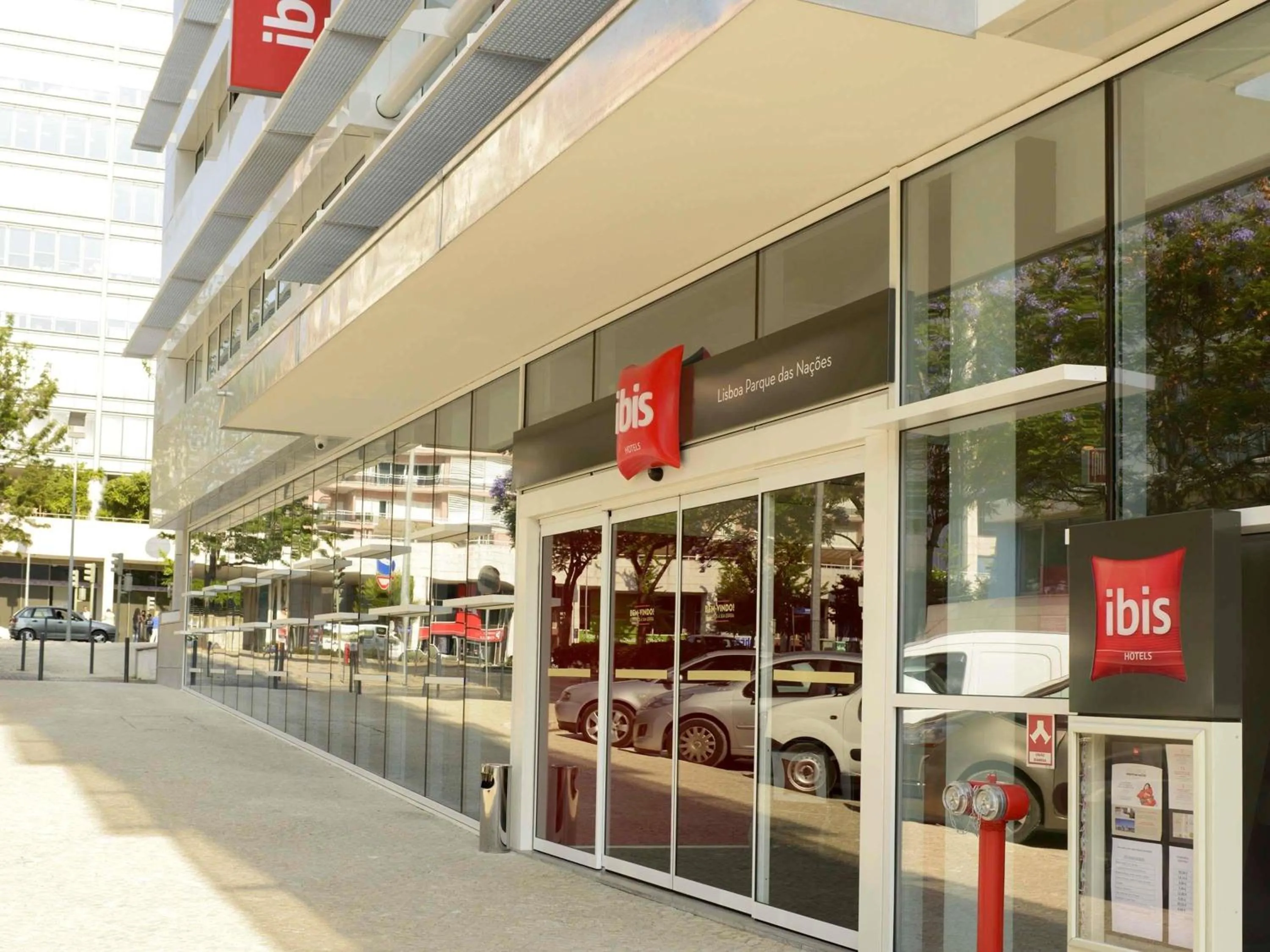 Property building in Hotel Ibis Lisboa Parque das Nações