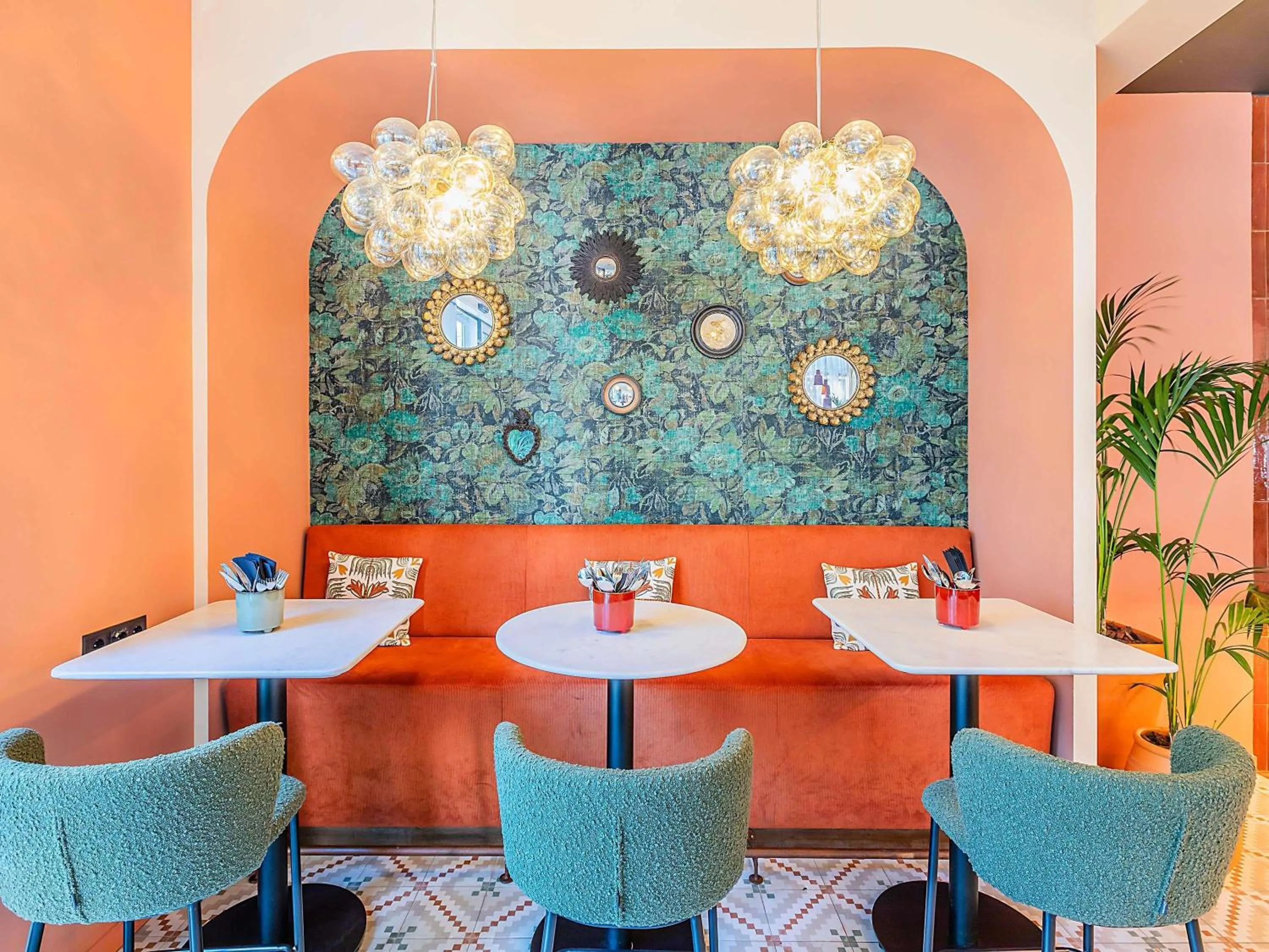 Lounge or bar in Hotel Ibis Lisboa Parque das Nações