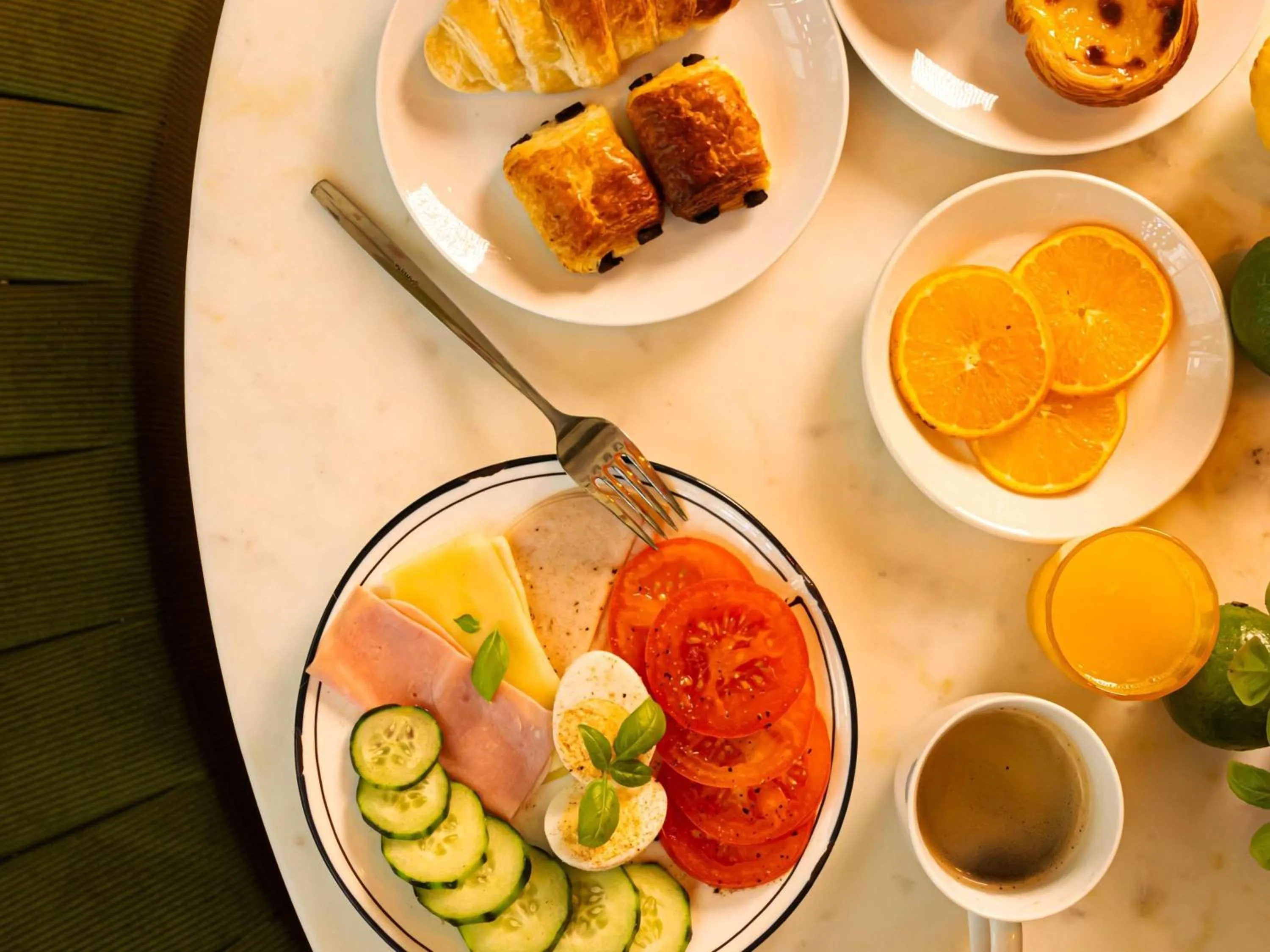 Restaurant/places to eat in Hotel Ibis Lisboa Parque das Nações