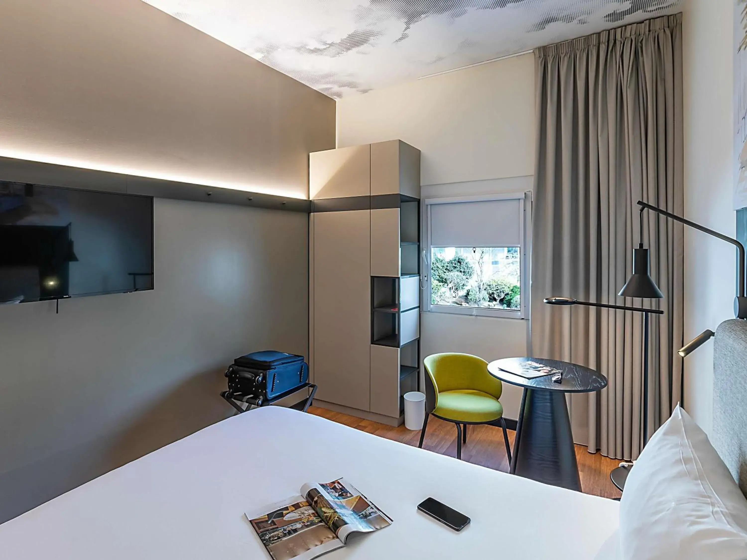 Bedroom, Bed in Hotel Ibis Lisboa Parque das Nações Bedroom, Bed in Hotel Ibis Lisboa Parque das Nações