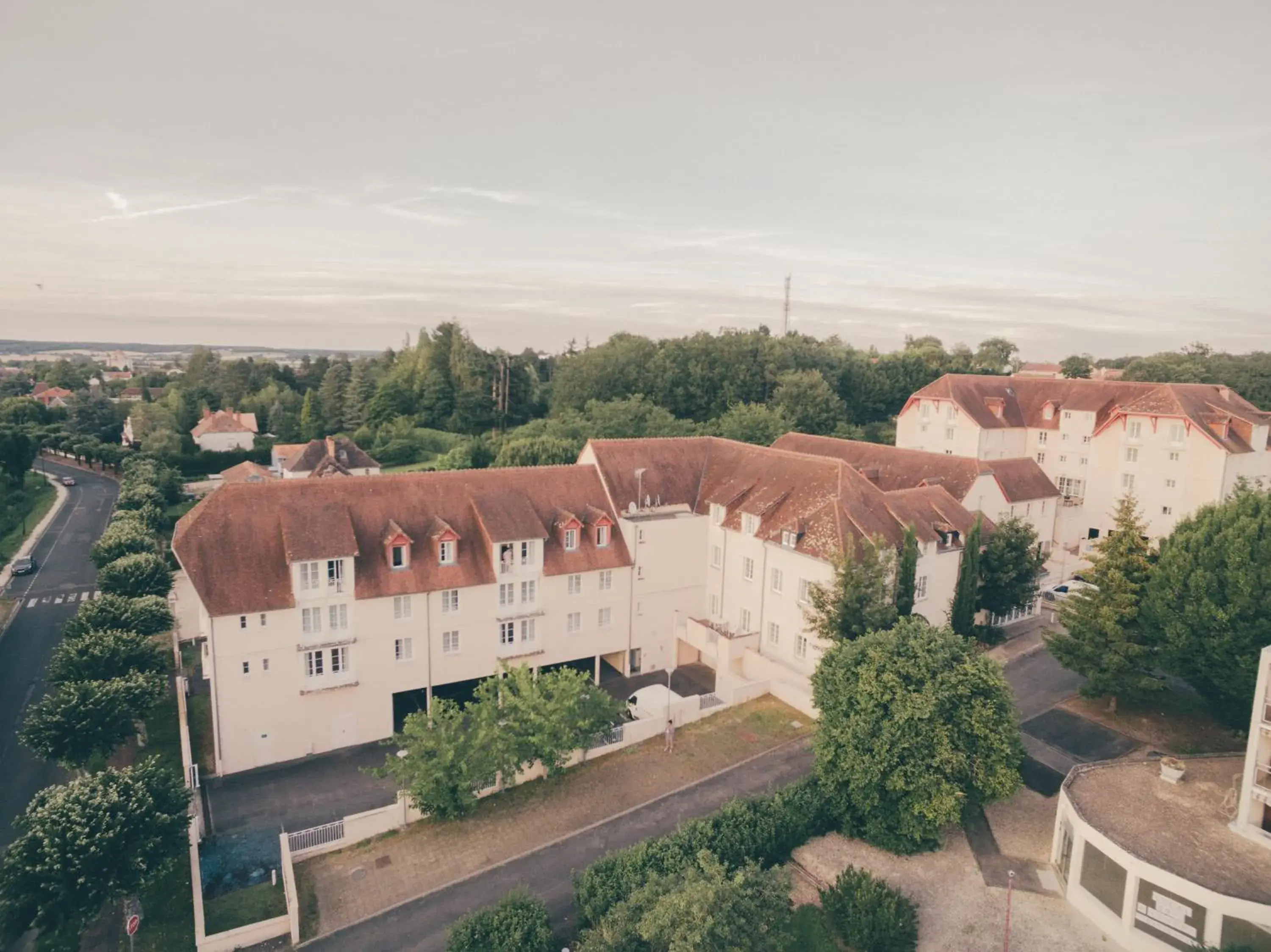 Property building in Terres de France - Appart'Hôtel La Roche-Posay Property building in Terres de France - Appart'Hôtel La Roche-Posay