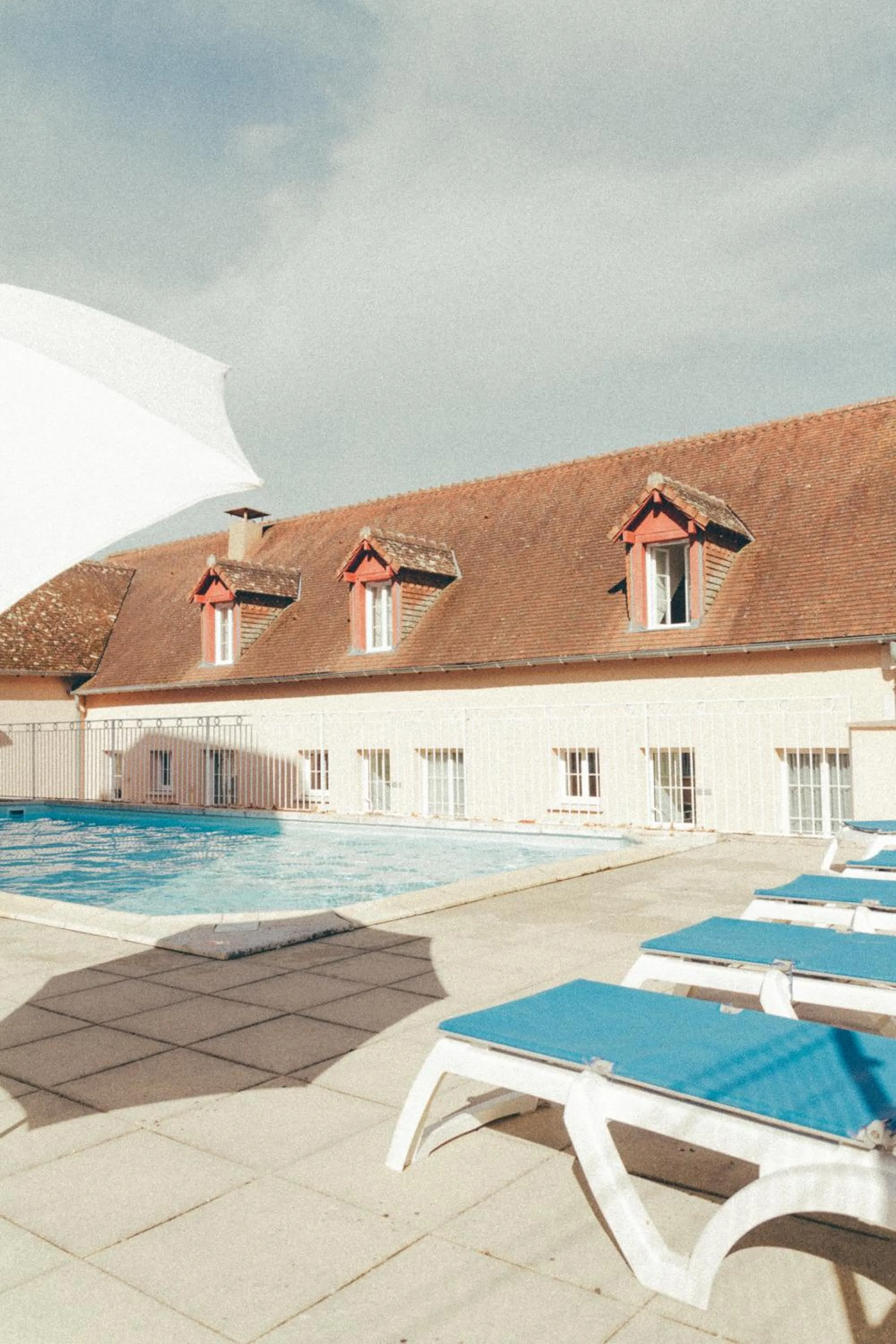 Swimming pool in Terres de France - Appart'Hôtel La Roche-Posay
