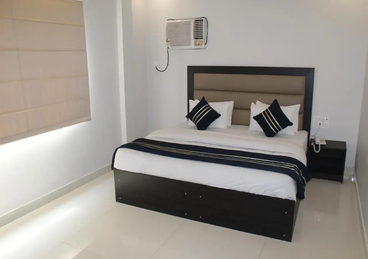 Premium Double Bed in HOTEL SHIVAYE Premium Double Bed in HOTEL SHIVAYE