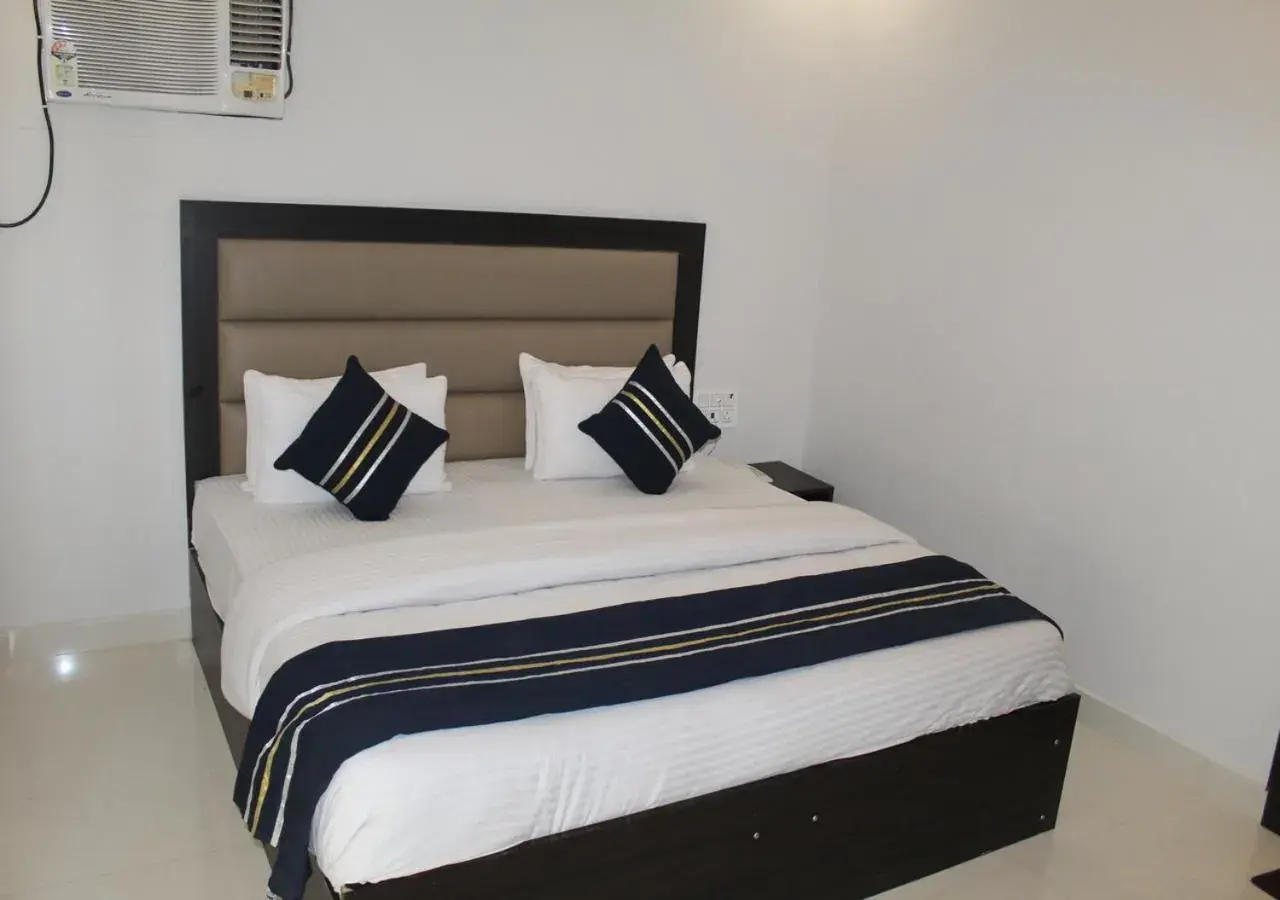 Premium Double Bed in HOTEL SHIVAYE Premium Double Bed in HOTEL SHIVAYE