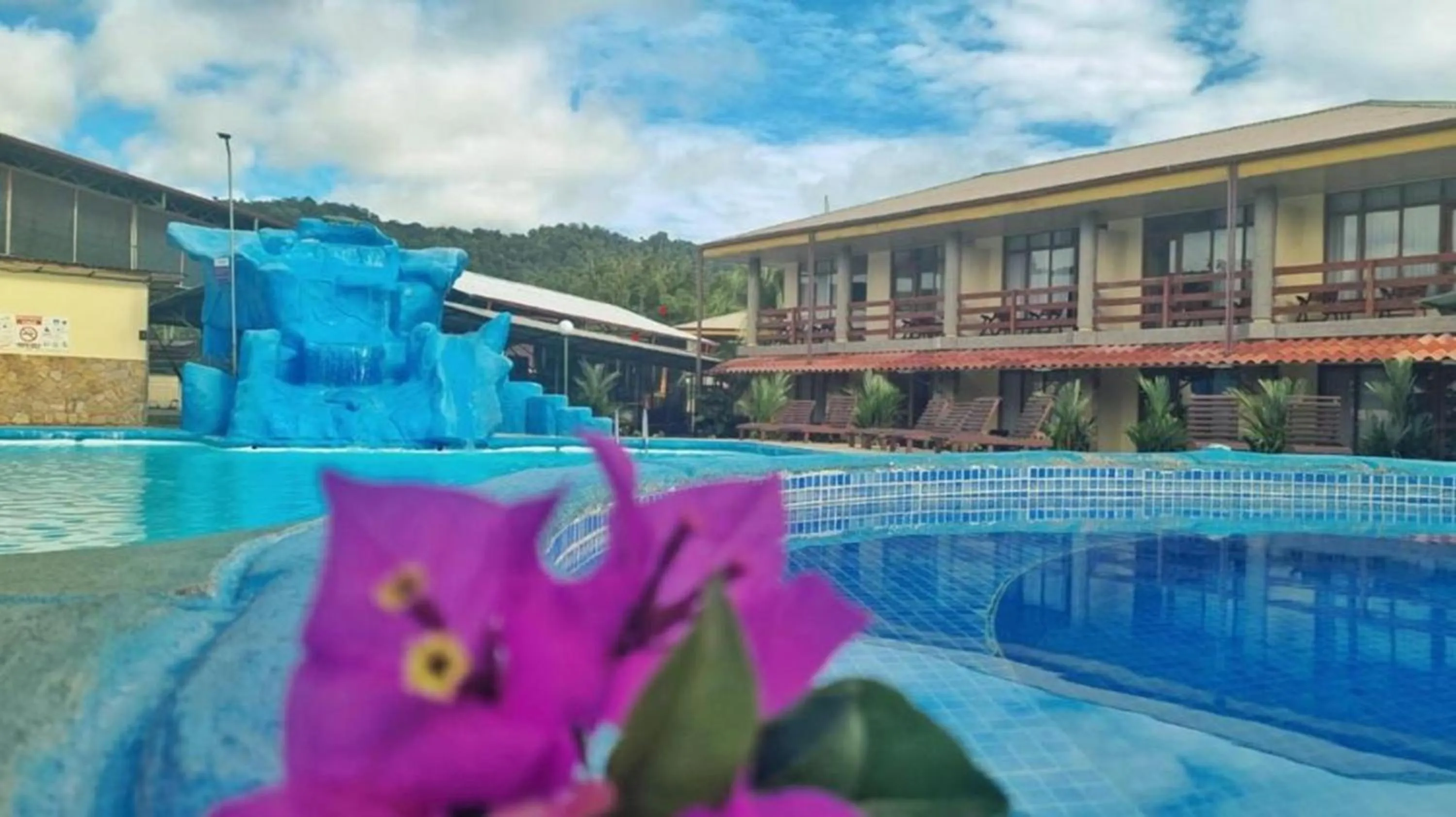 Swimming pool in Amapola Resort
