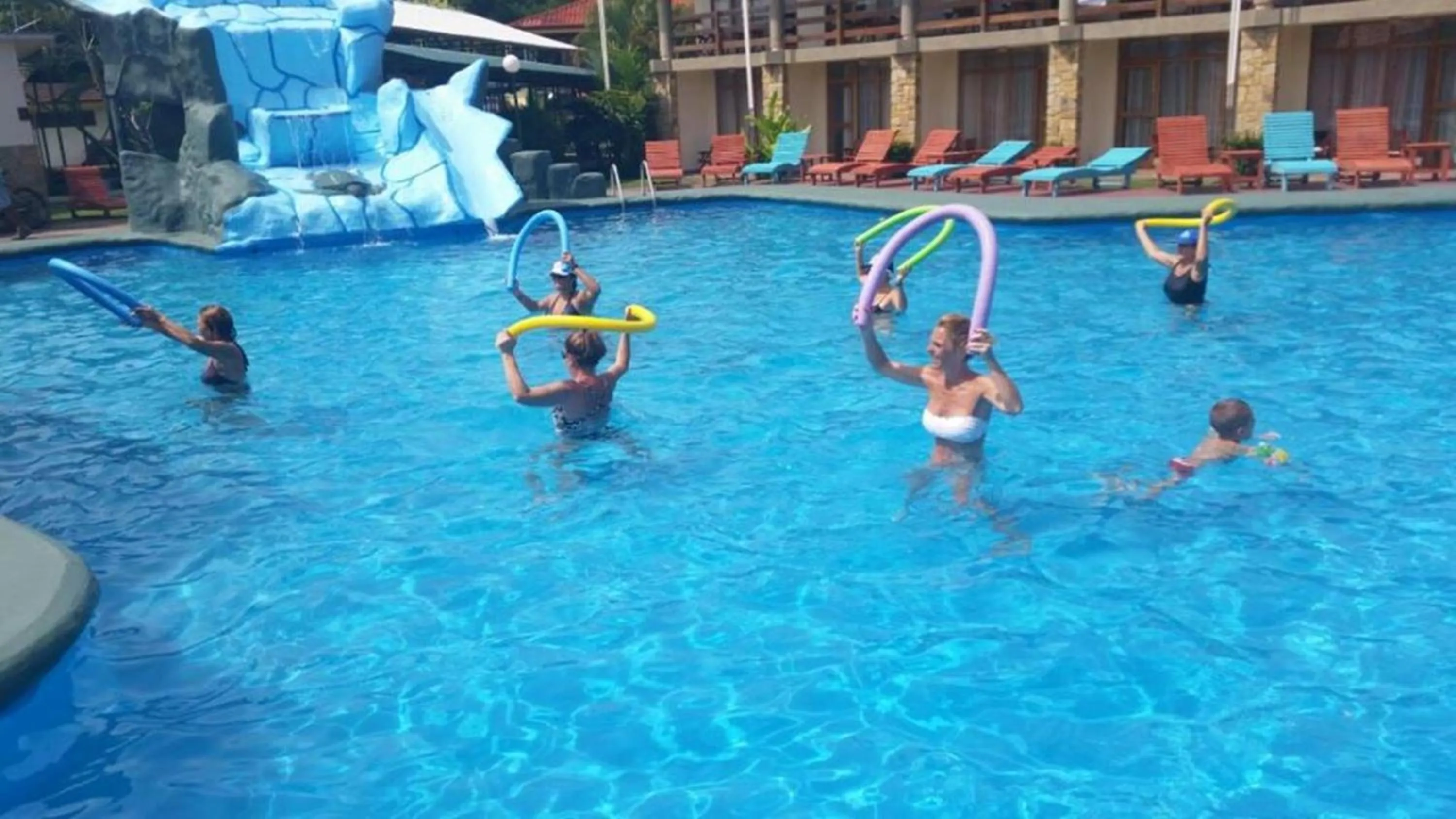 Swimming pool in Amapola Resort