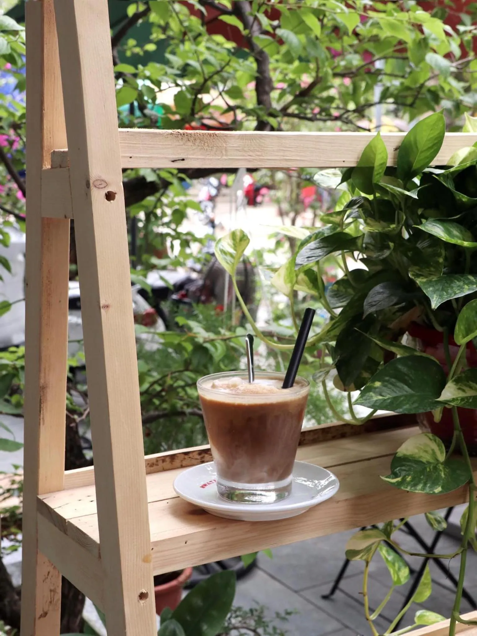 Food and drinks in Lem's Apartment & Coffee