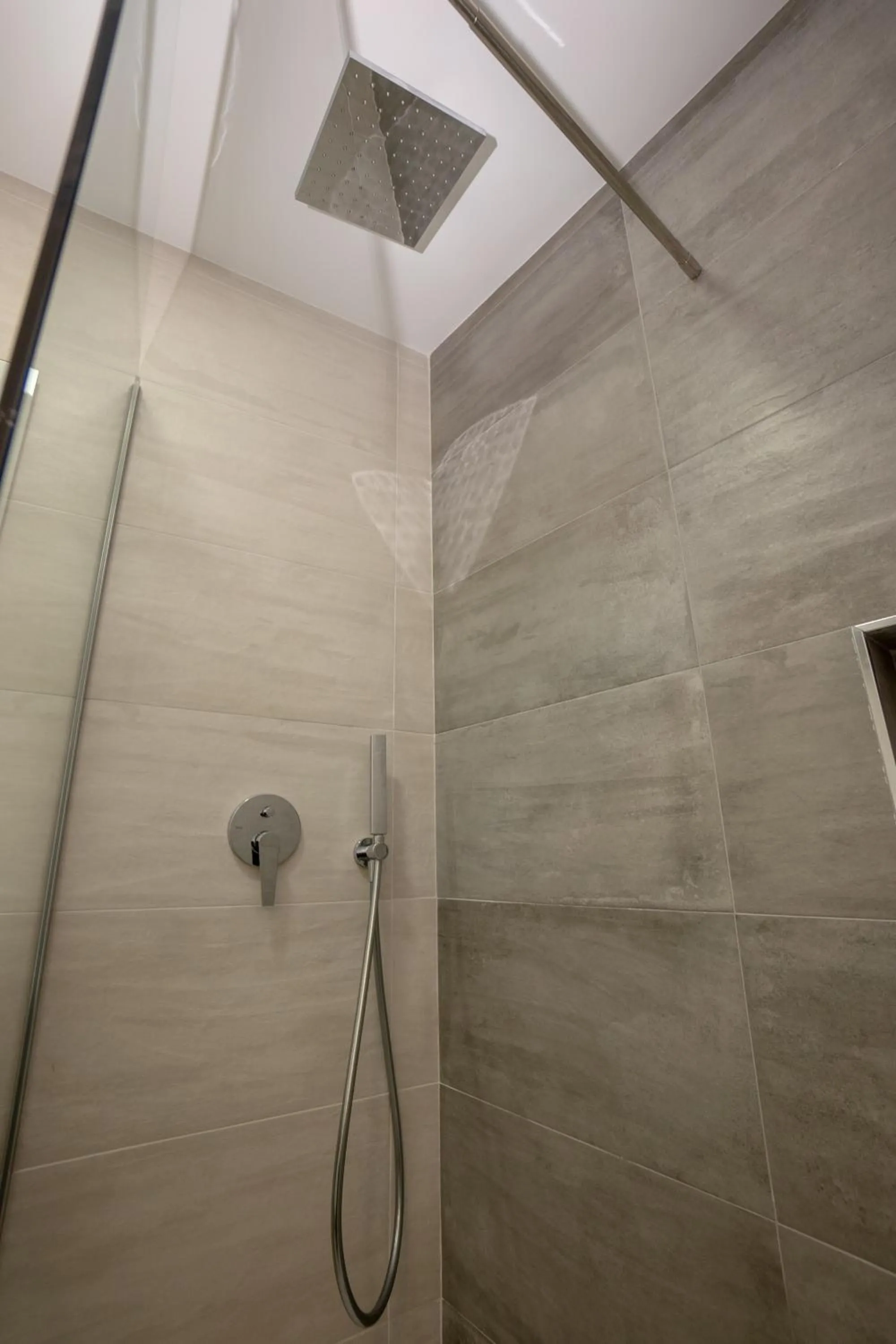 Shower in Apartamentos Mombasa 1 Planta
