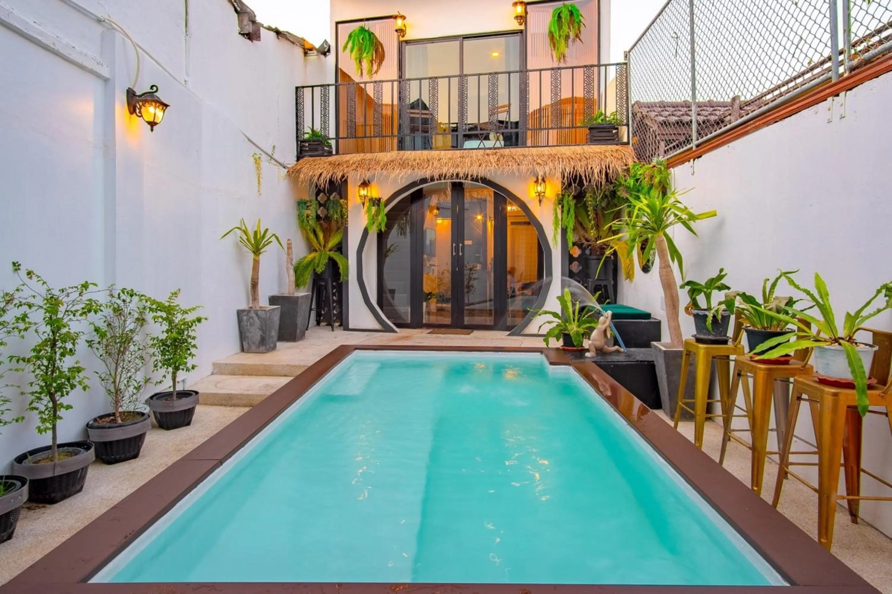 Swimming pool in Isara Boutique Hotel and Cafe