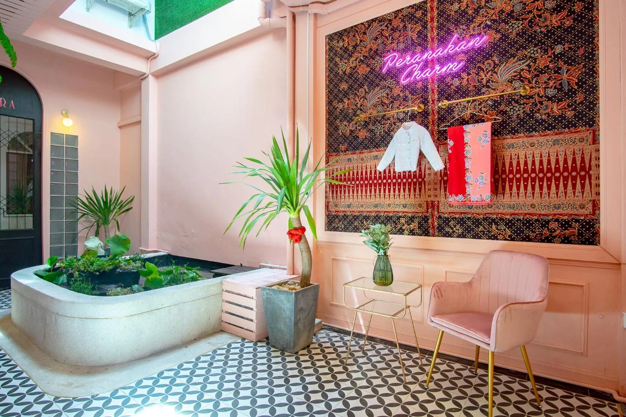 Lobby or reception in Isara Boutique Hotel and Cafe