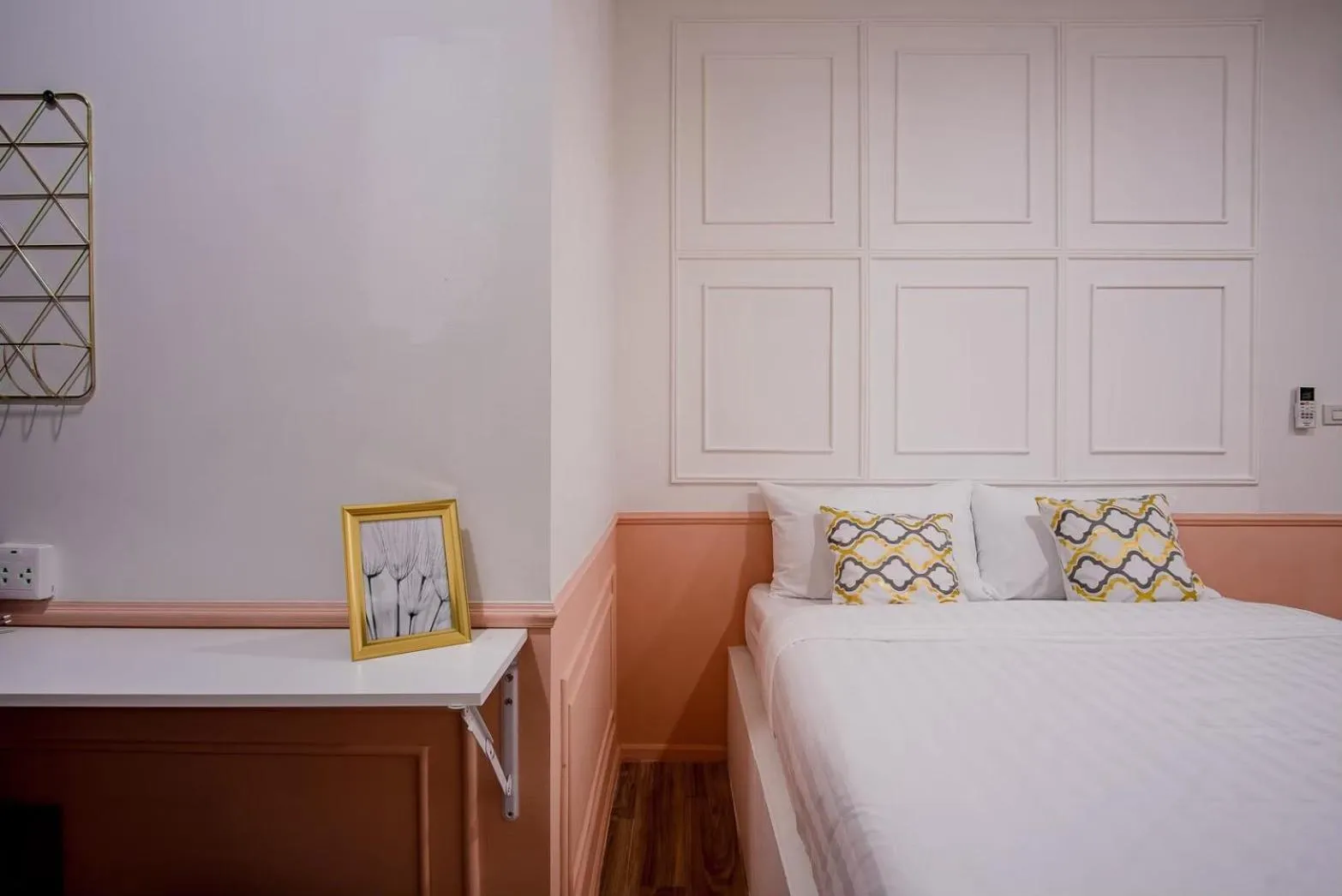 Bed in Isara Boutique Hotel and Cafe