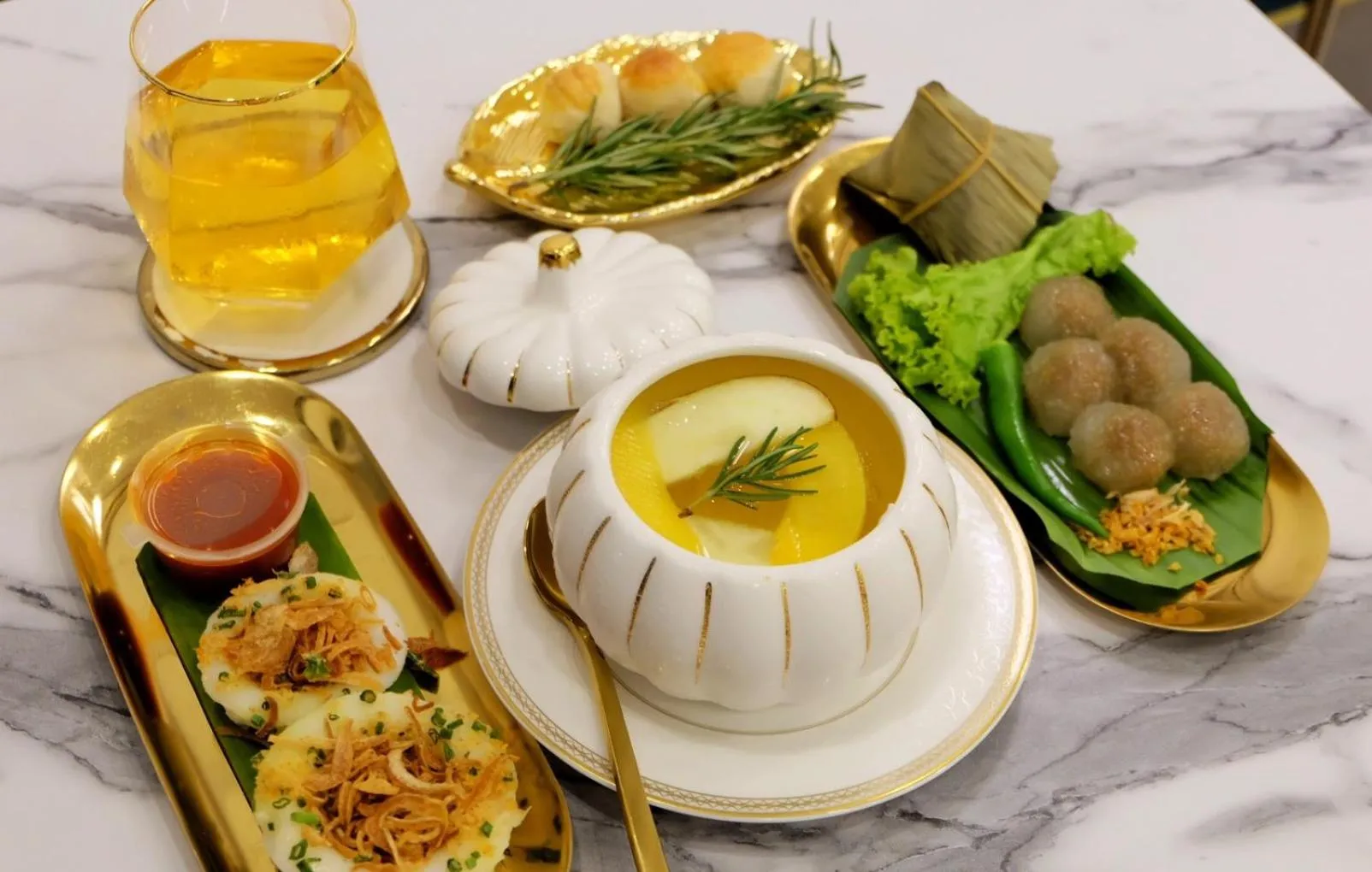 Asian breakfast in Isara Boutique Hotel and Cafe