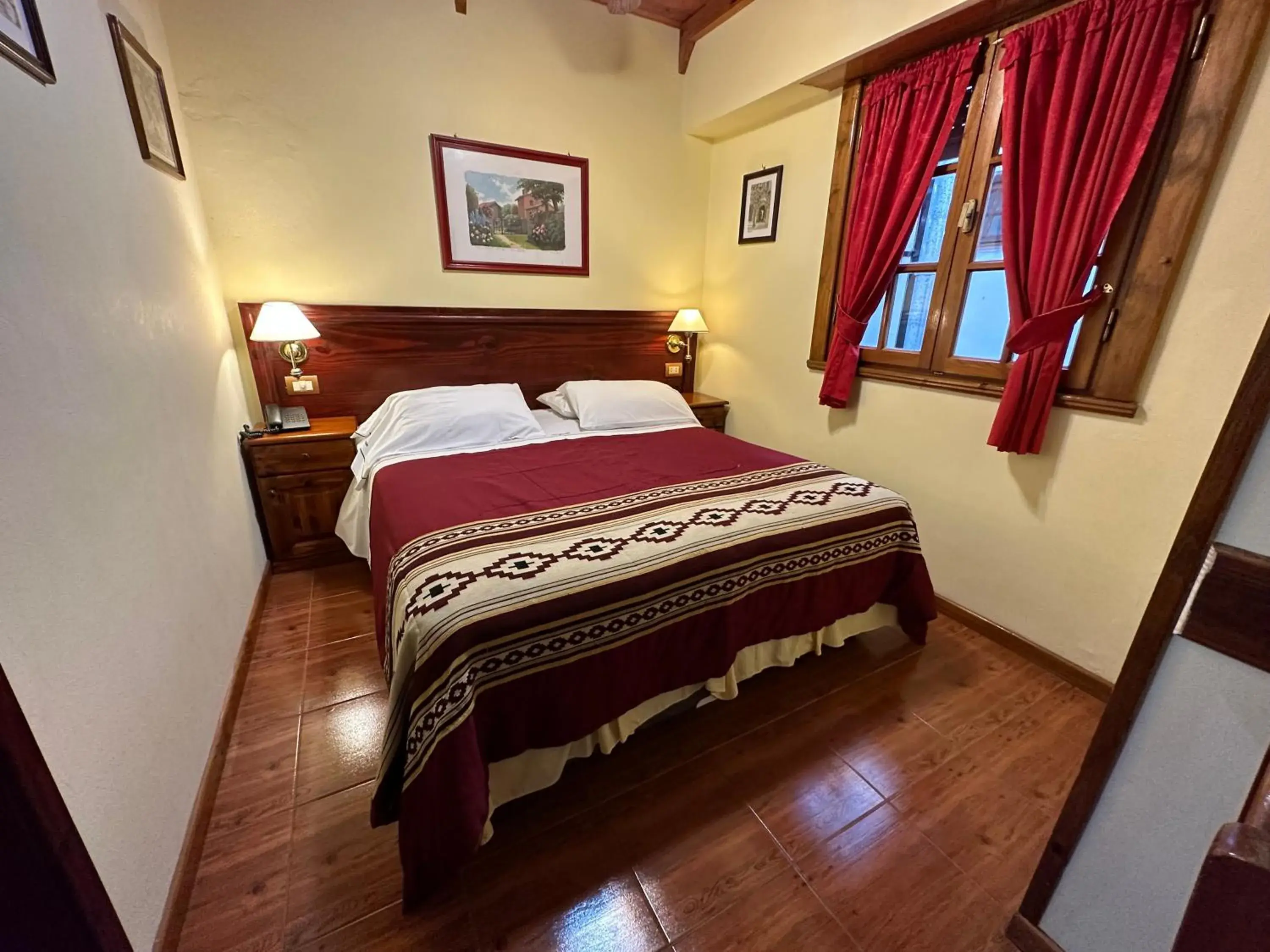 Bed in Hosteria Sirenuse Bed in Hosteria Sirenuse