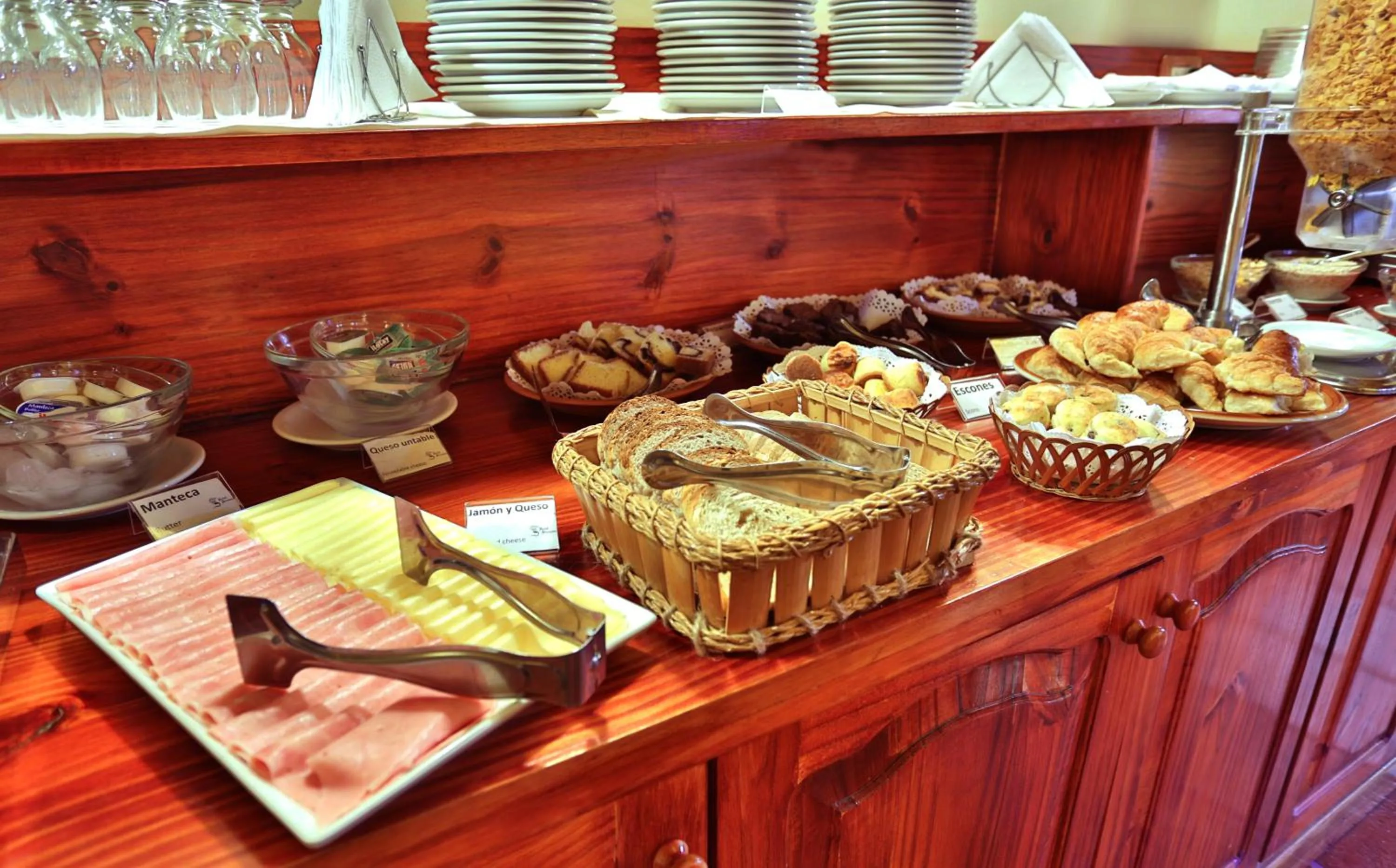 Food and drinks in Hosteria Sirenuse