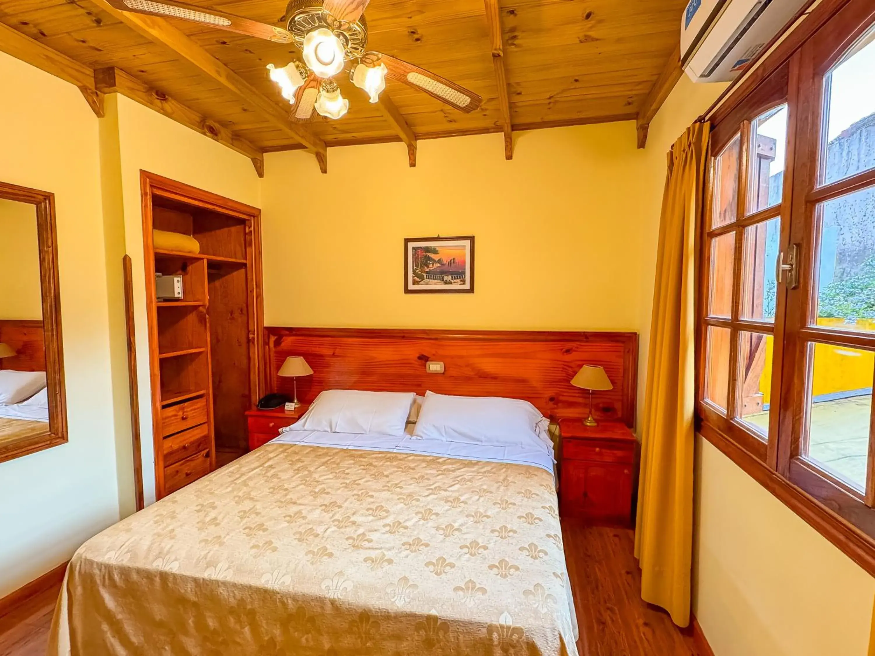 Bed in Hosteria Sirenuse Bed in Hosteria Sirenuse